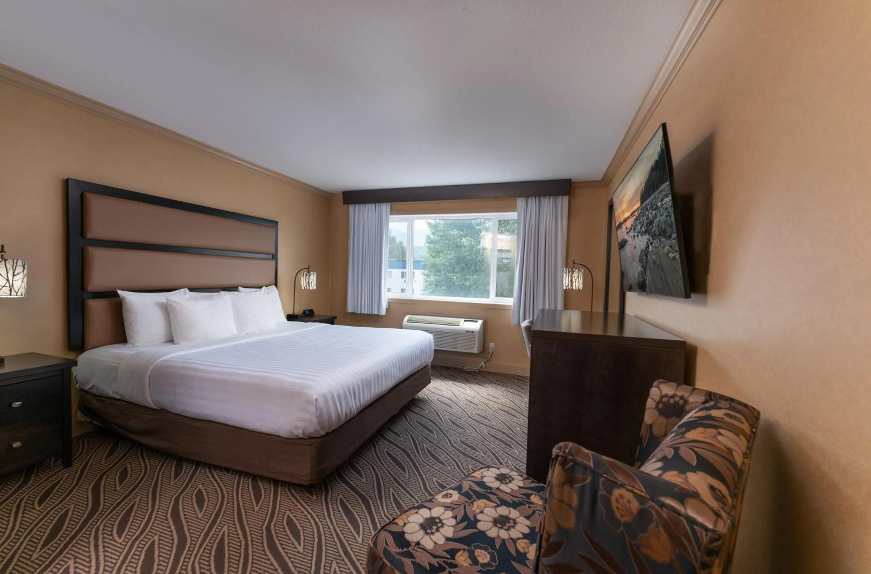 Bed in Prestige Inn Golden