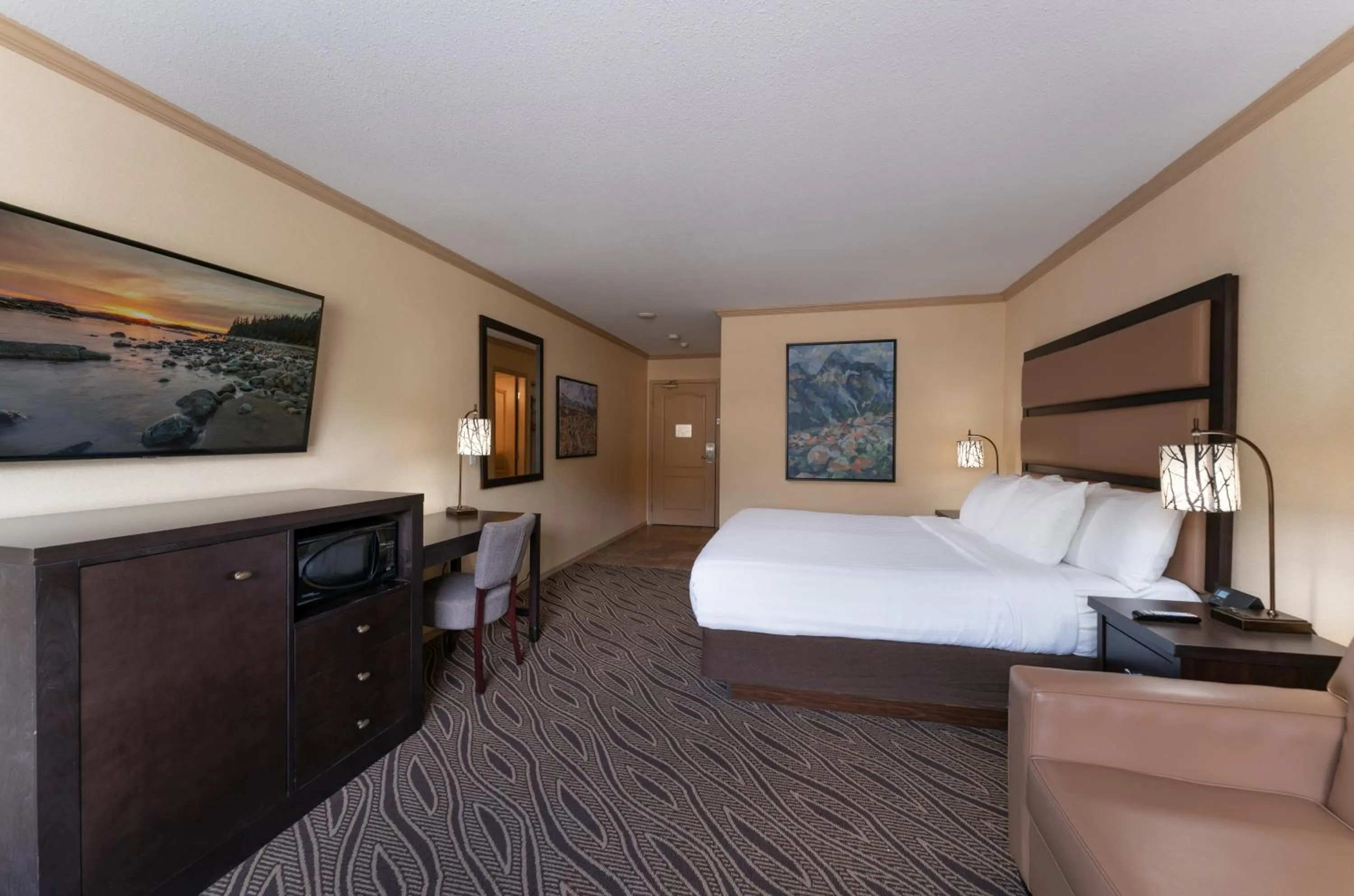 Photo of the whole room, Bed in Prestige Inn Golden