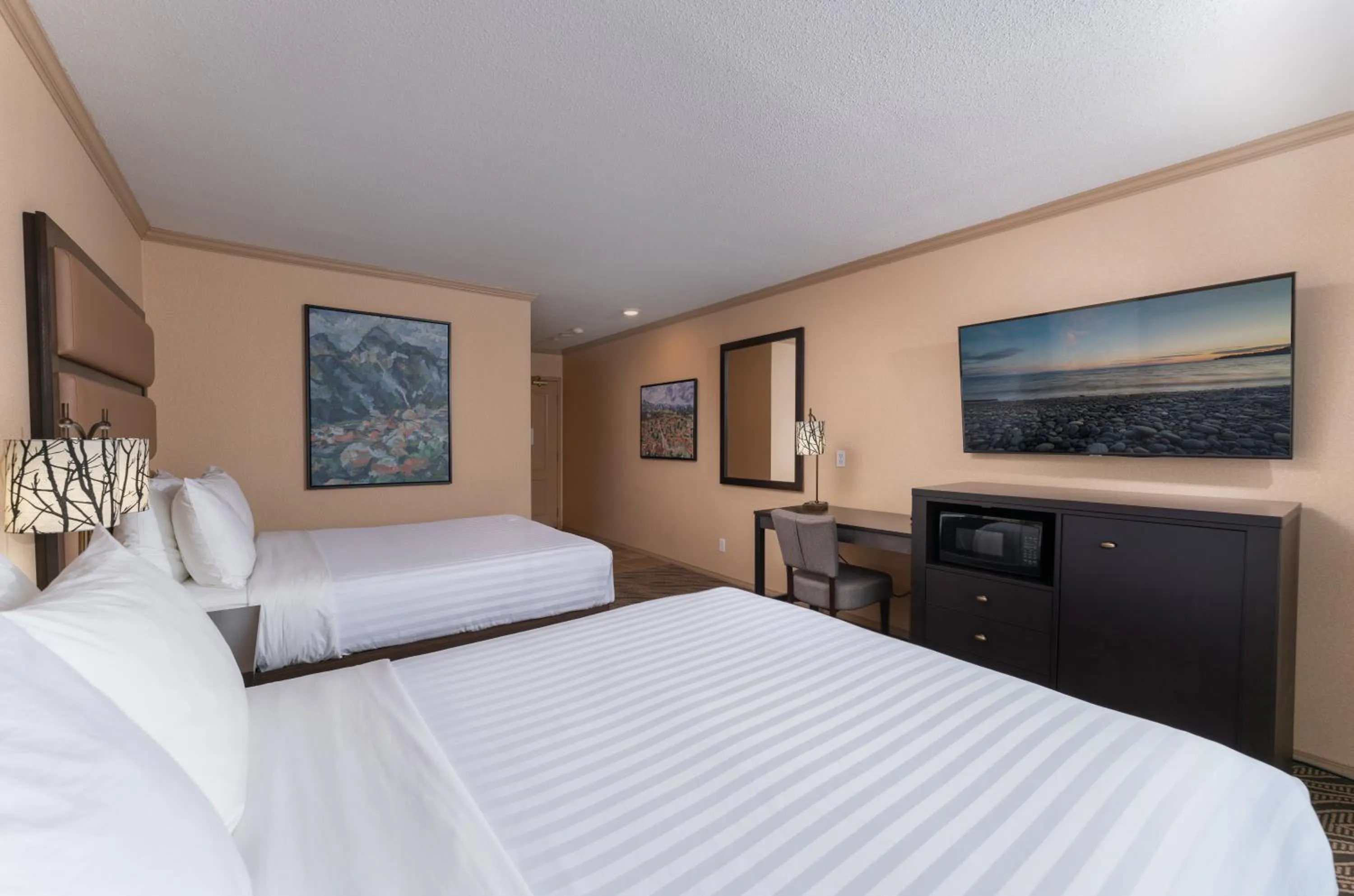 Bed in Prestige Inn Golden