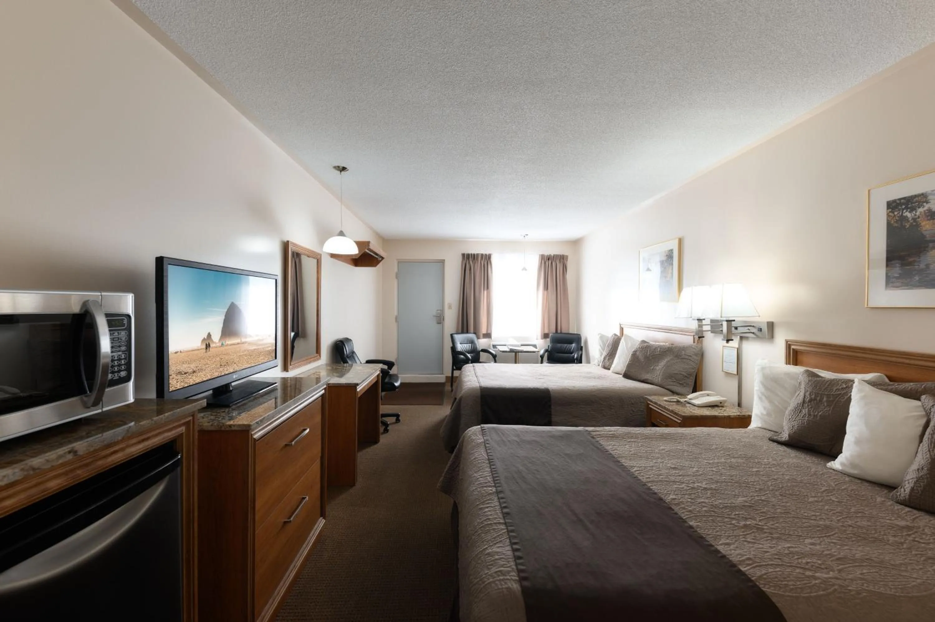 Bedroom, Bed in Newmarket Inn