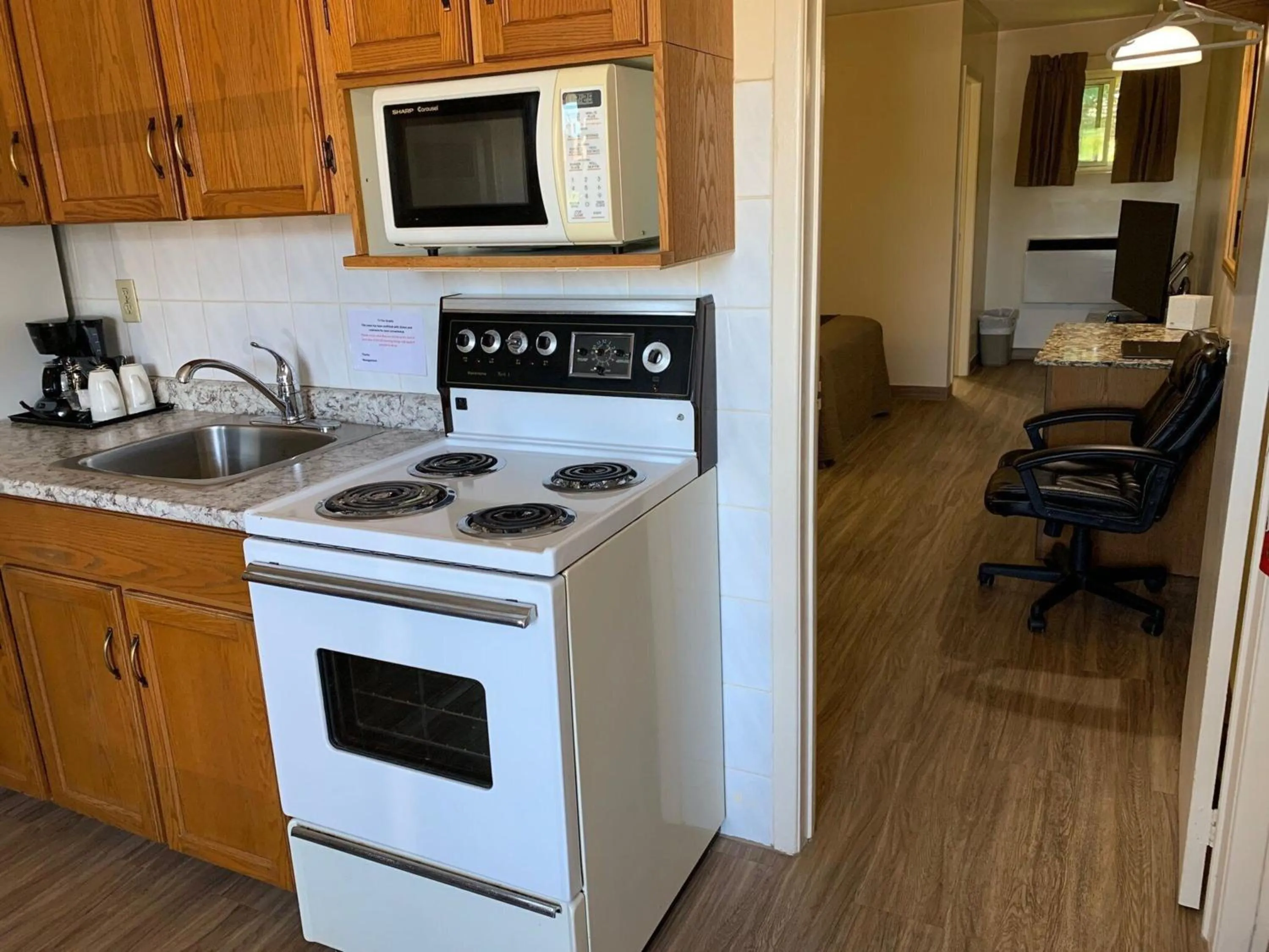 Kitchen or kitchenette in Newmarket Inn