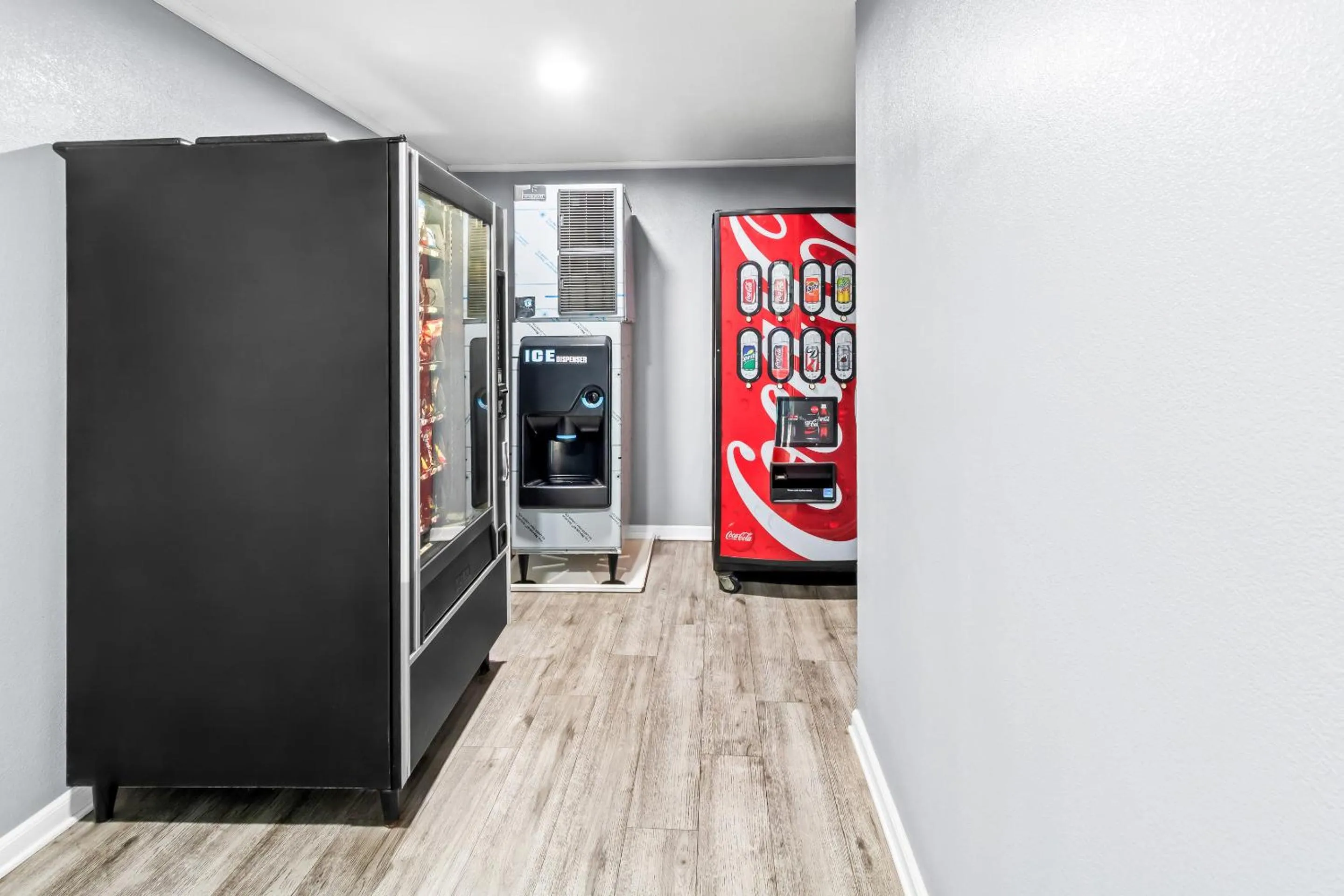 Other in HomeTowne Studios by Red Roof Florence, KY-Cincinnati Airport