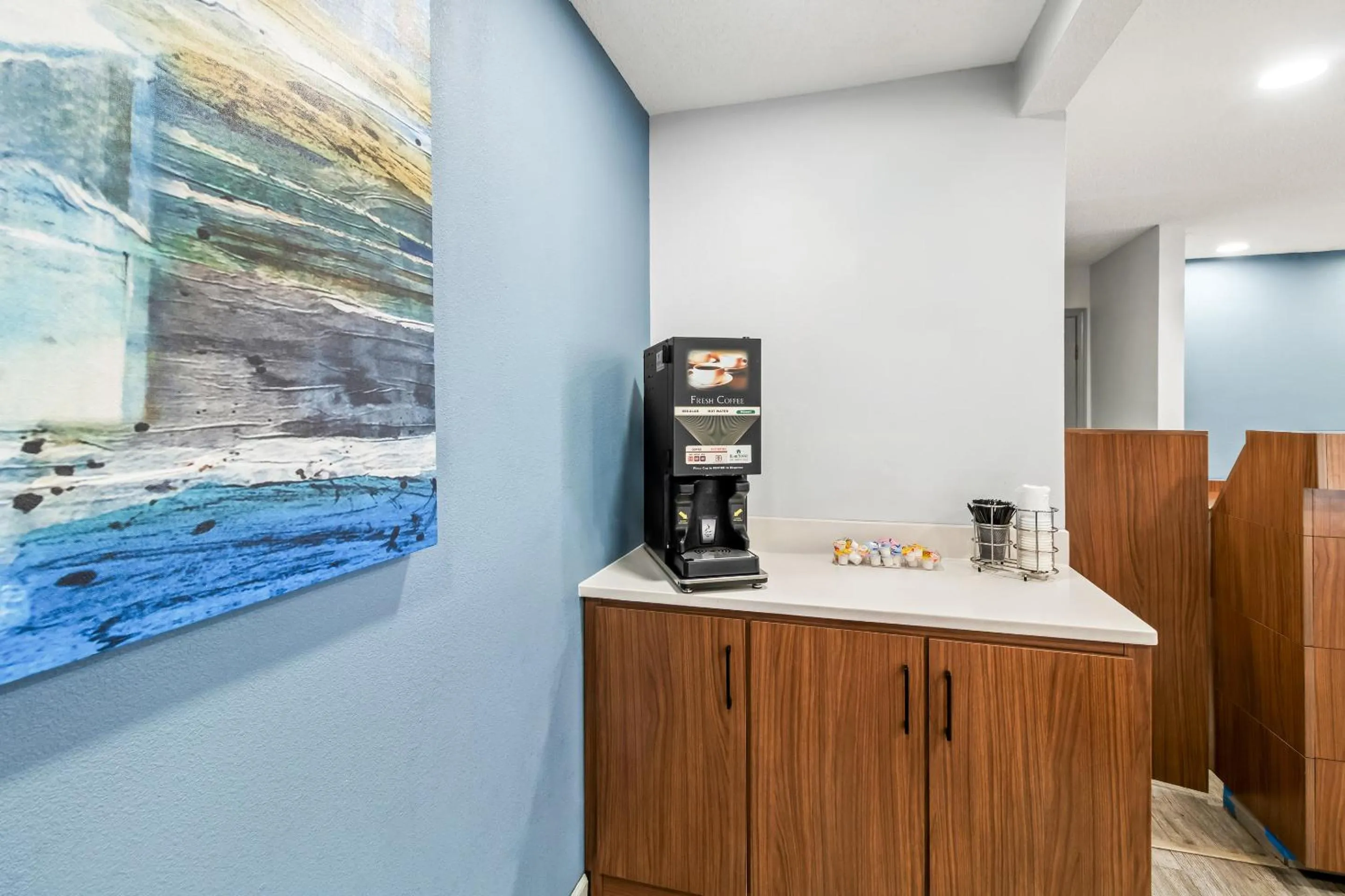 Other in HomeTowne Studios by Red Roof Florence, KY-Cincinnati Airport