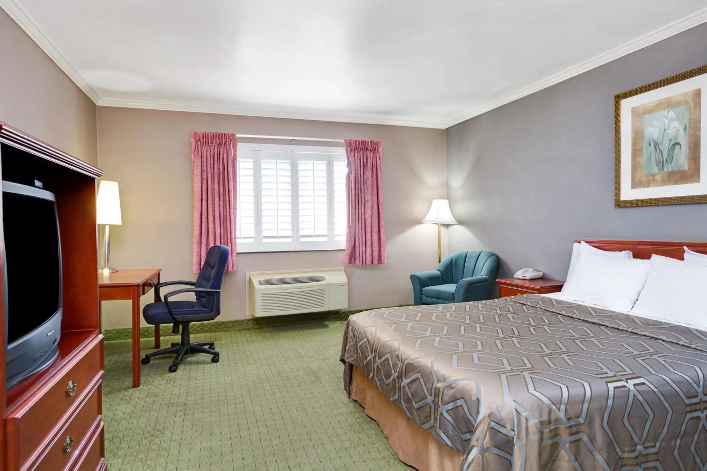 Photo of the whole room, Bed in Days Inn by Wyndham West Covina