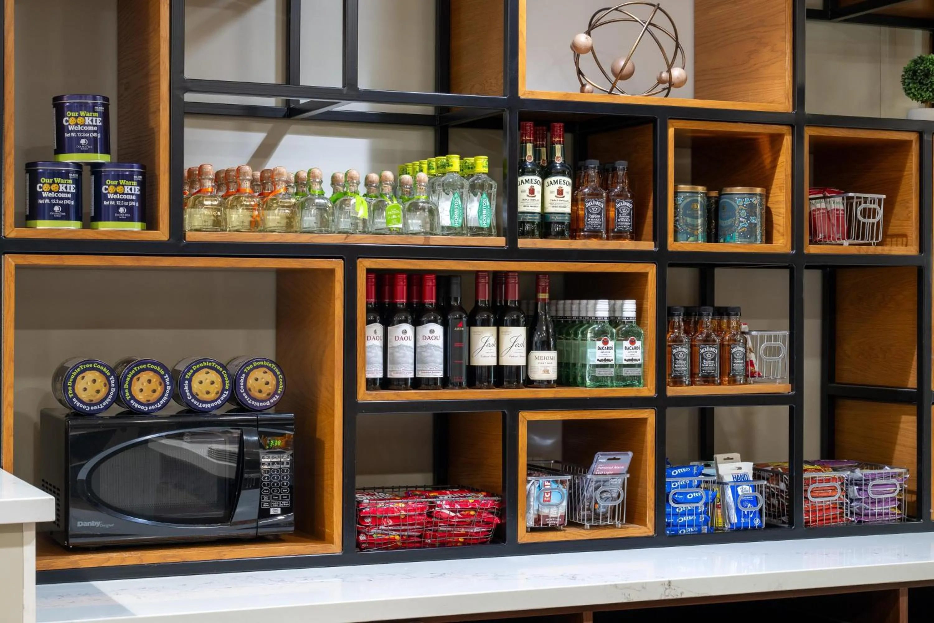 Restaurant/places to eat in DoubleTree by Hilton Campbell - Pruneyard Plaza