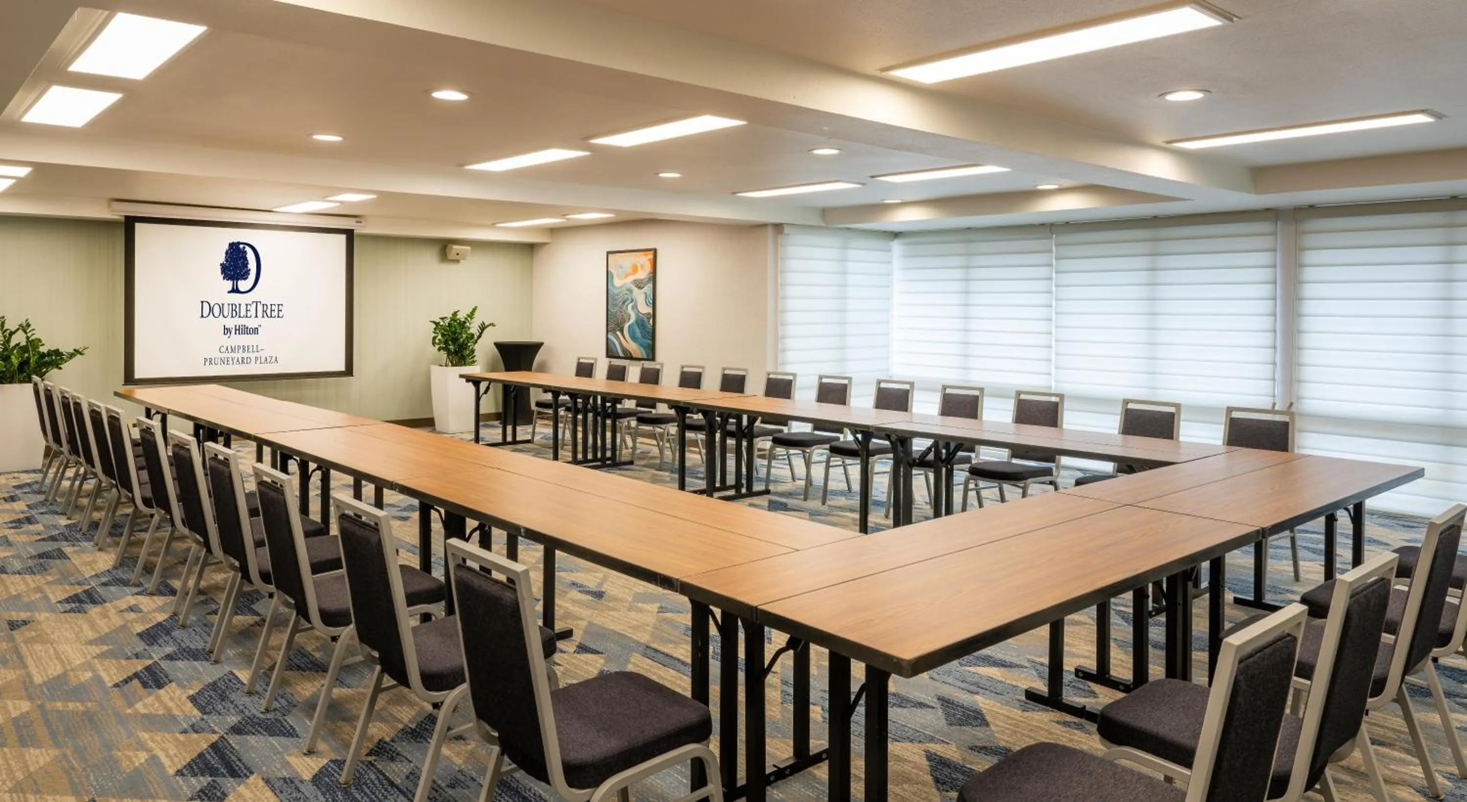 Meeting/conference room in DoubleTree by Hilton Campbell - Pruneyard Plaza