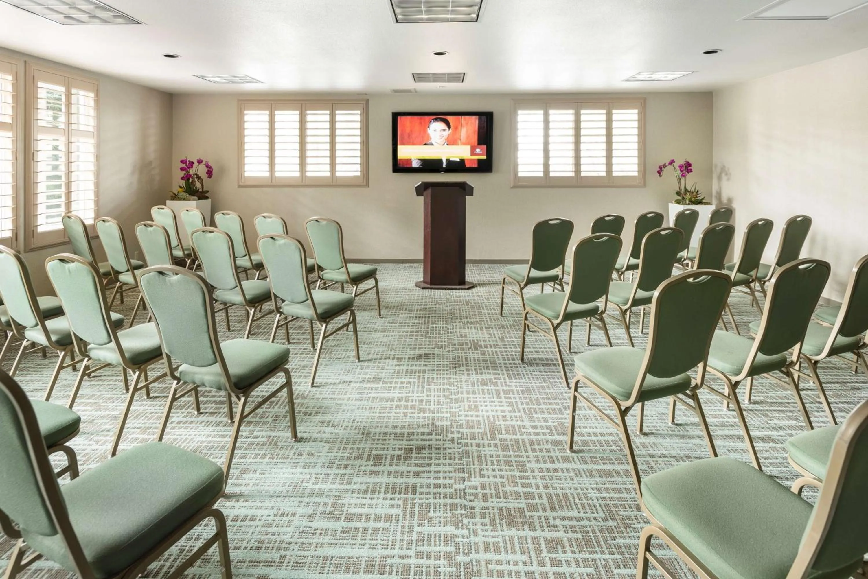Meeting/conference room in DoubleTree by Hilton Campbell - Pruneyard Plaza