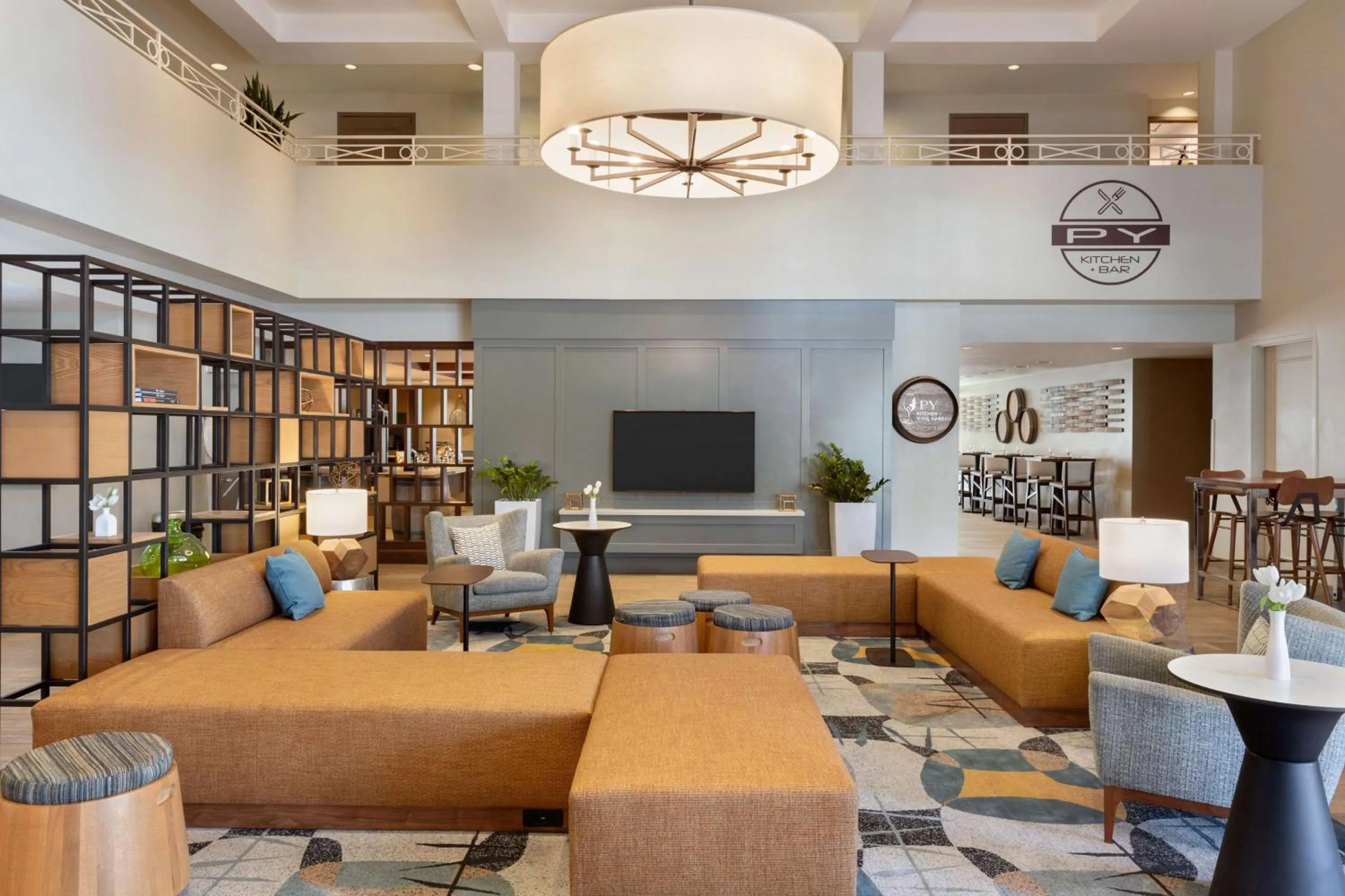 Lobby or reception in DoubleTree by Hilton Campbell - Pruneyard Plaza