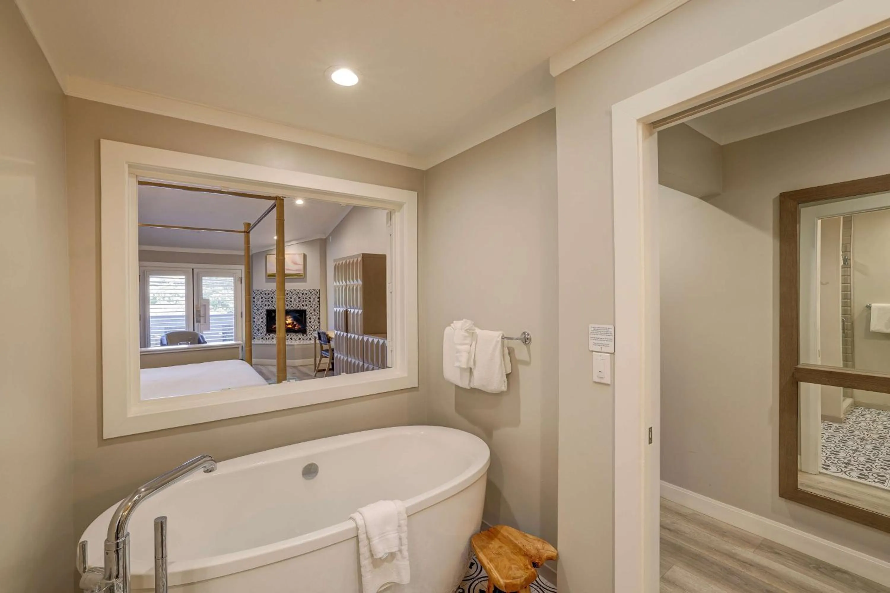 Bathroom in Best Western Sonoma Valley Inn & Krug Event Center