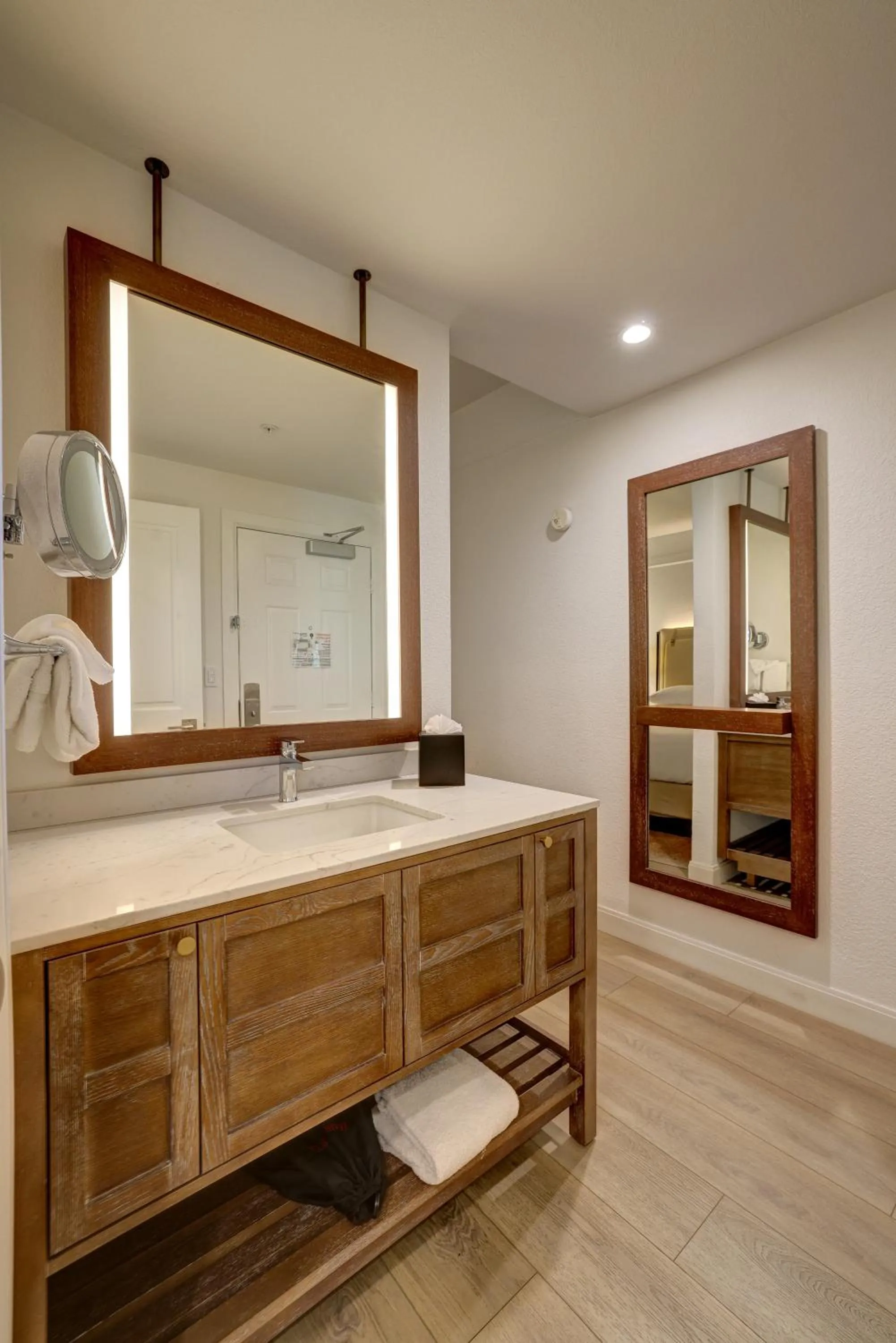 Bathroom in Best Western Sonoma Valley Inn & Krug Event Center