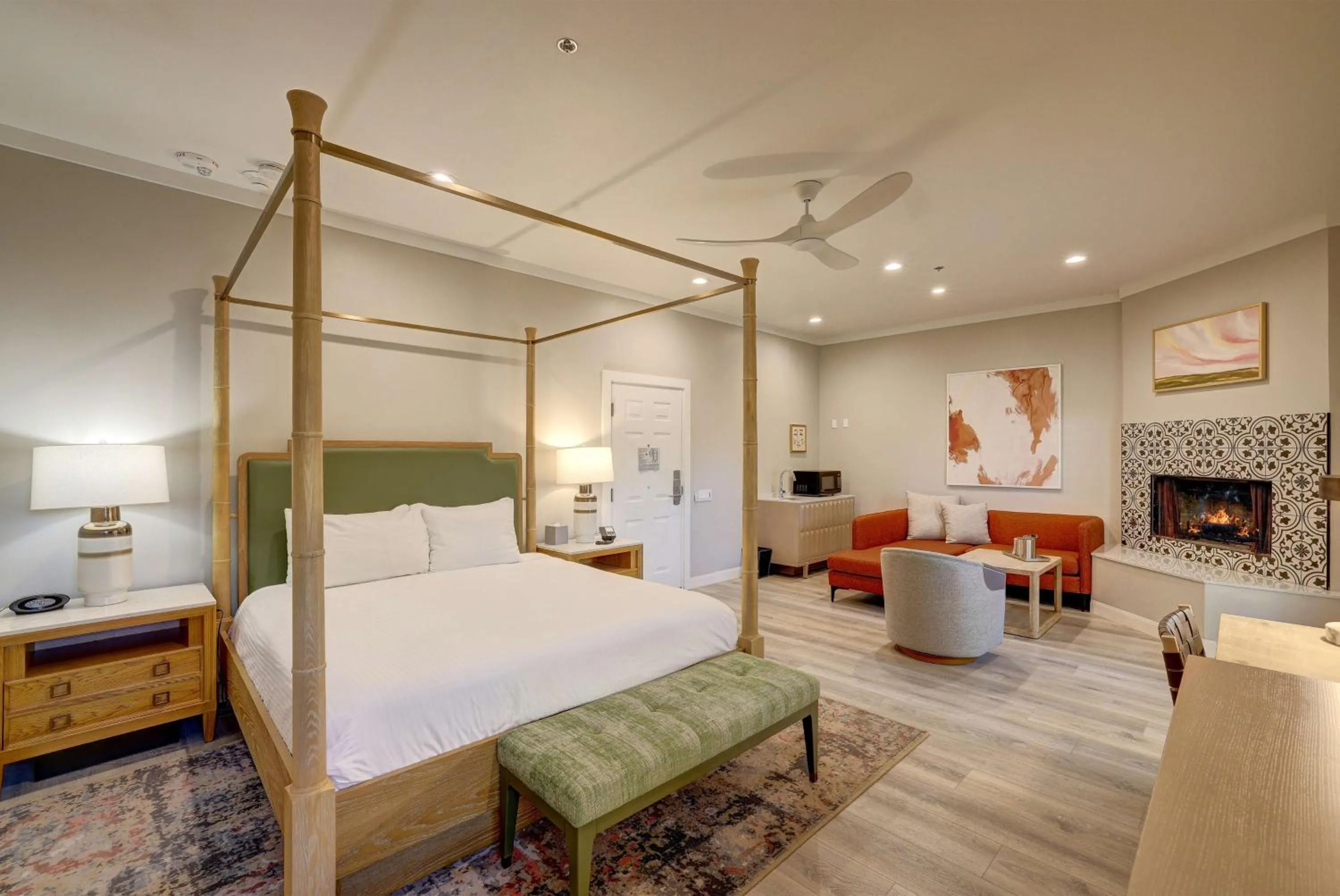 Bed in Best Western Sonoma Valley Inn & Krug Event Center