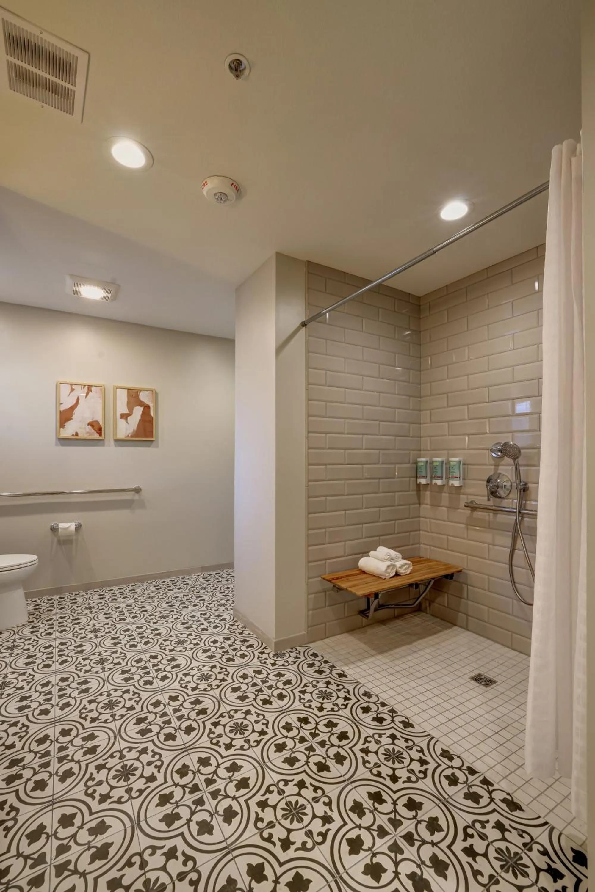 Bathroom in Best Western Sonoma Valley Inn & Krug Event Center