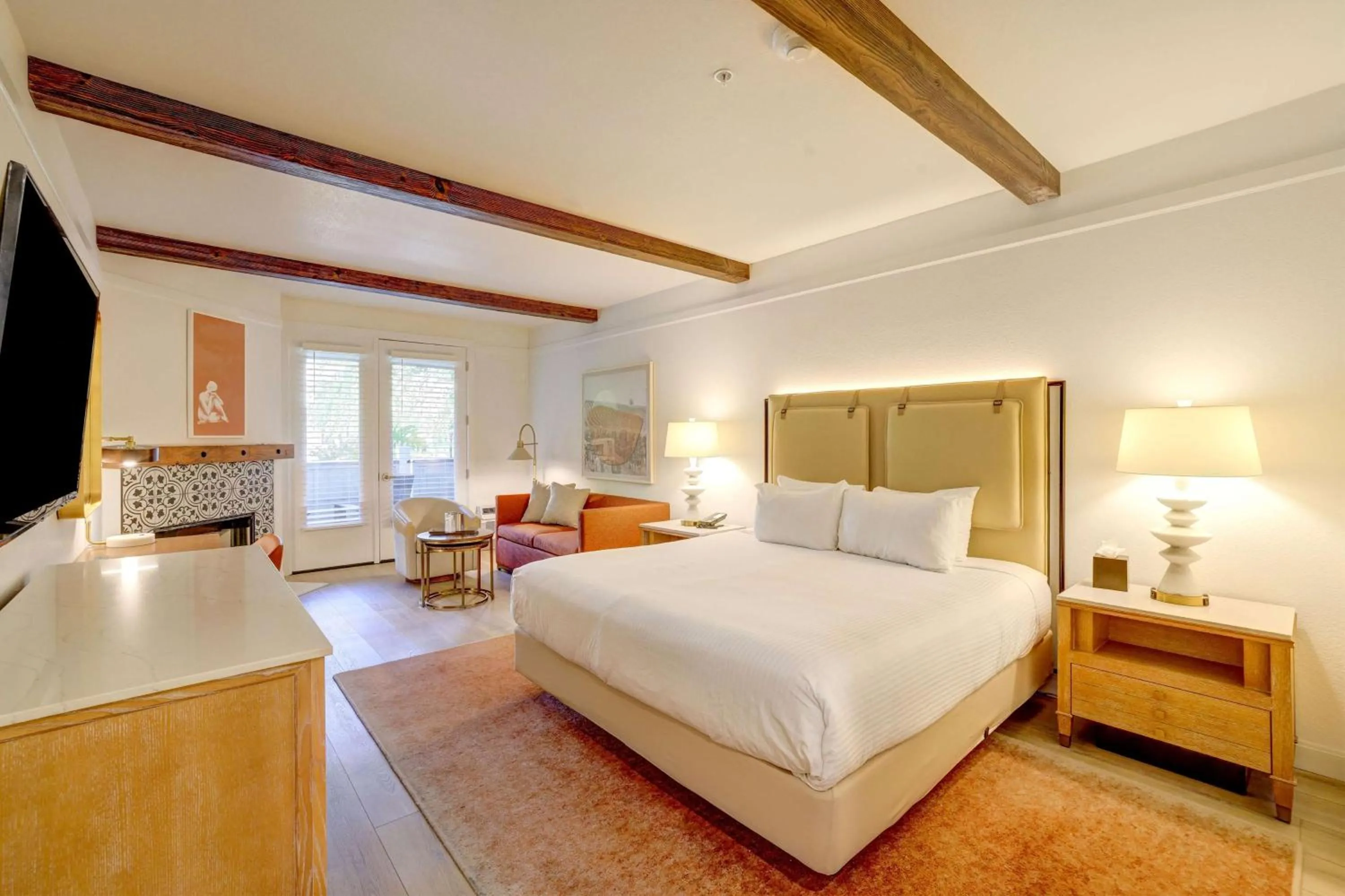 Bed in Best Western Sonoma Valley Inn & Krug Event Center