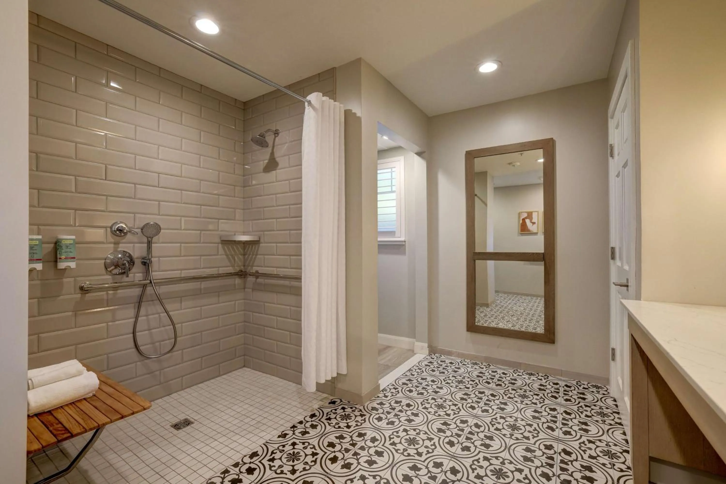 Bathroom in Best Western Sonoma Valley Inn & Krug Event Center