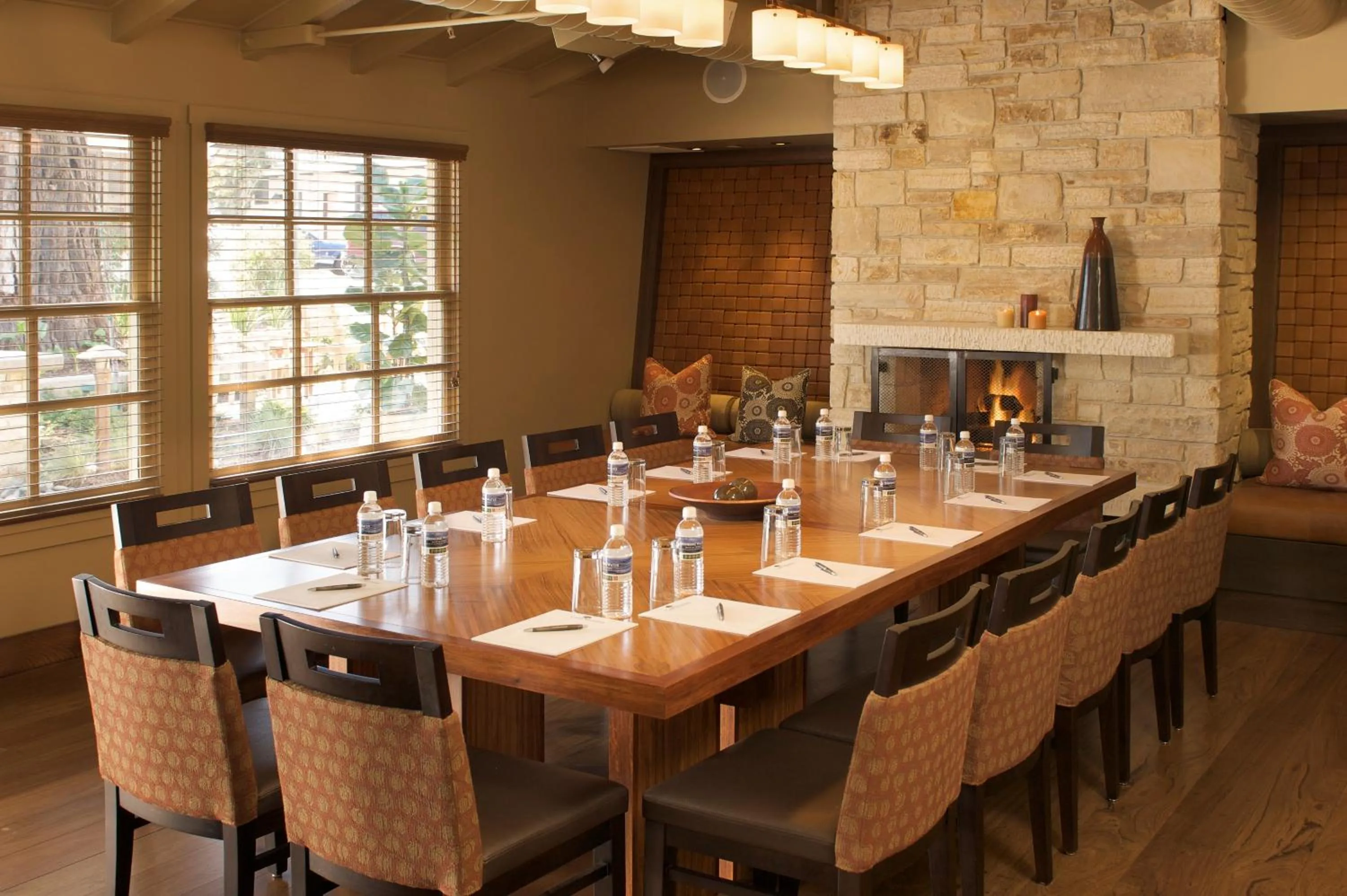 Food and drinks in Casa Munras Garden Hotel & Spa