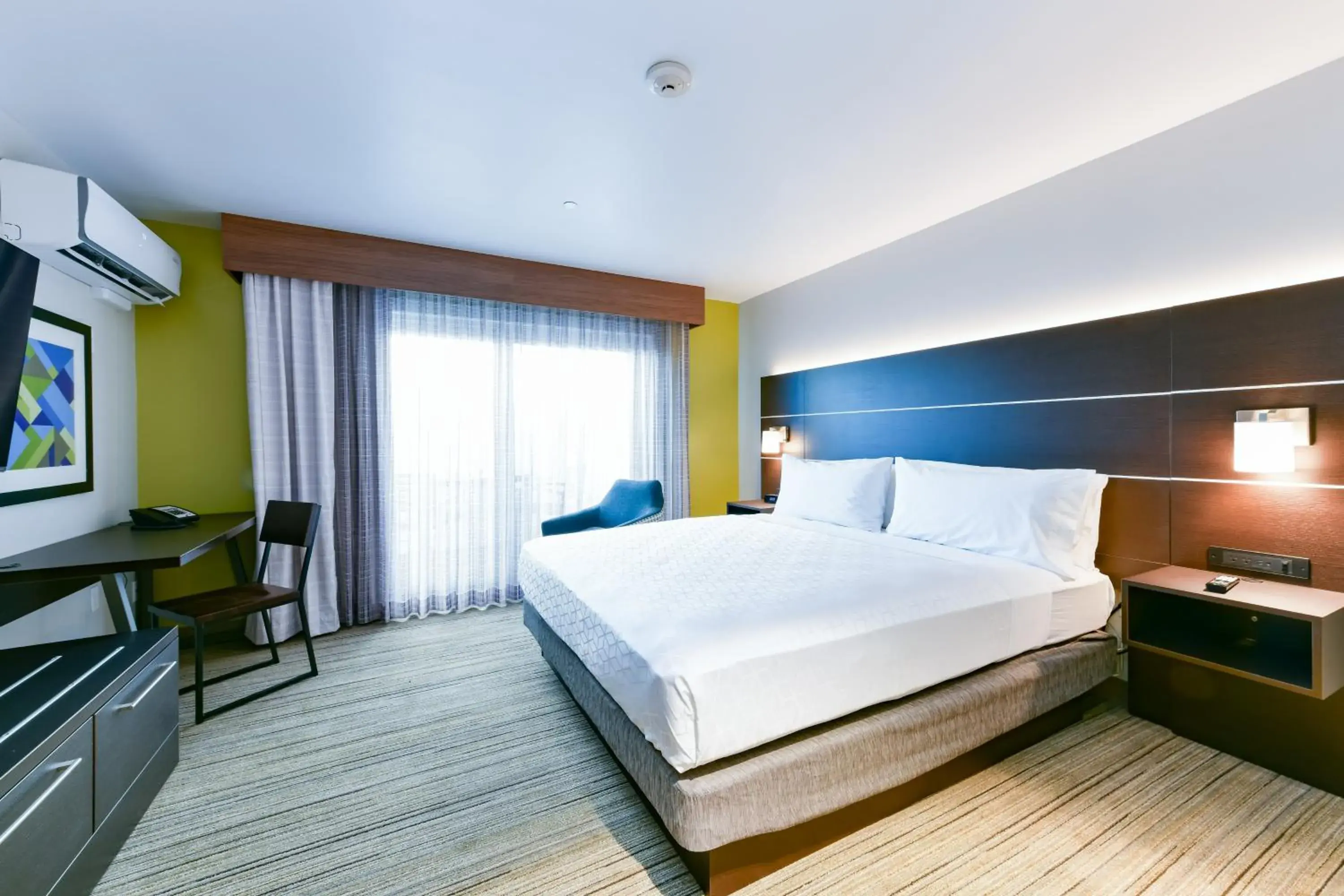 Standard King Room with Bay View in Holiday Inn Express Mill Valley San Francisco Area by IHG Standard King Room with Bay View in Holiday Inn Express Mill Valley San Francisco Area by IHG