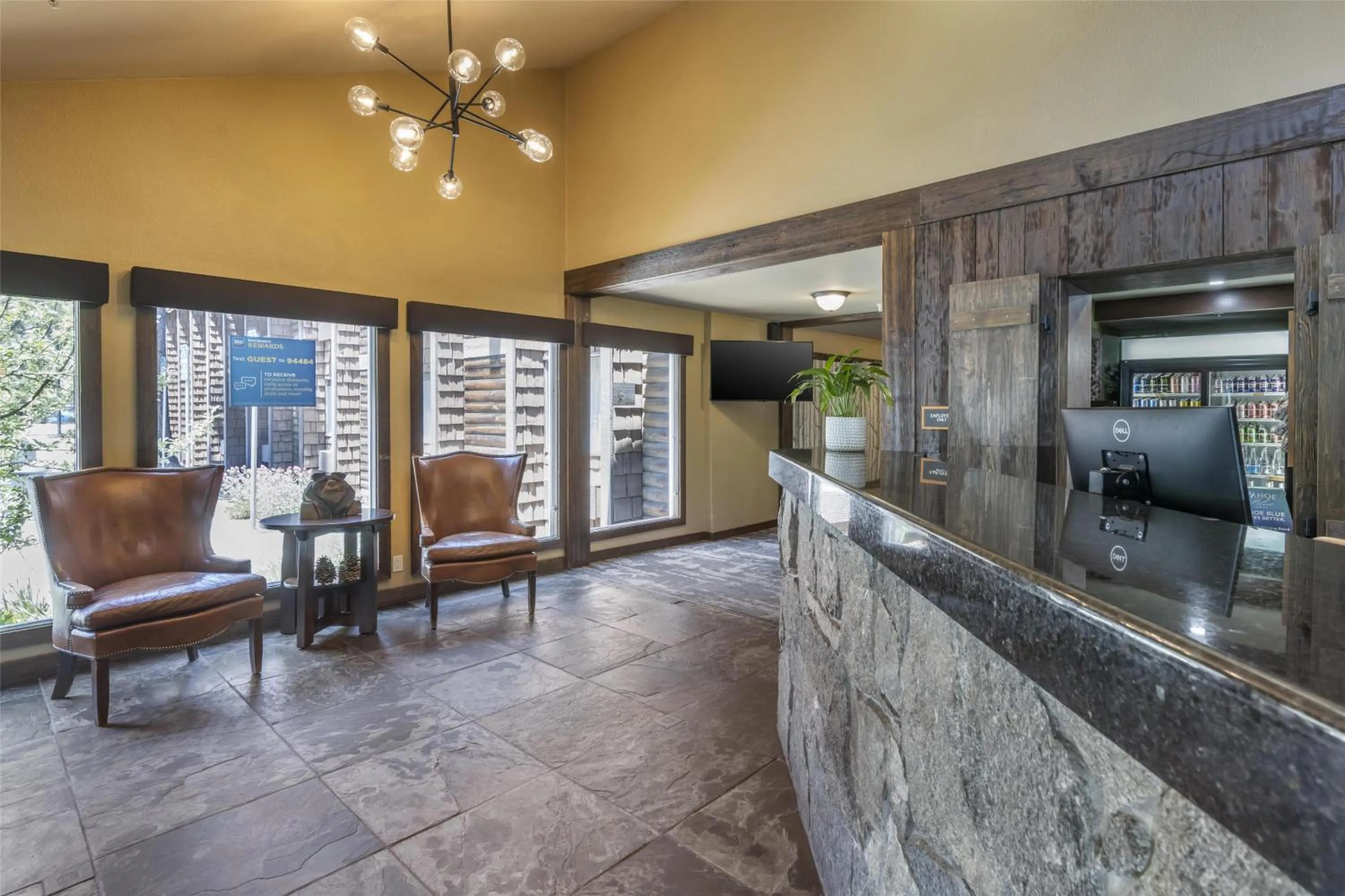 Lobby or reception in Best Western Plus Truckee-Tahoe Hotel