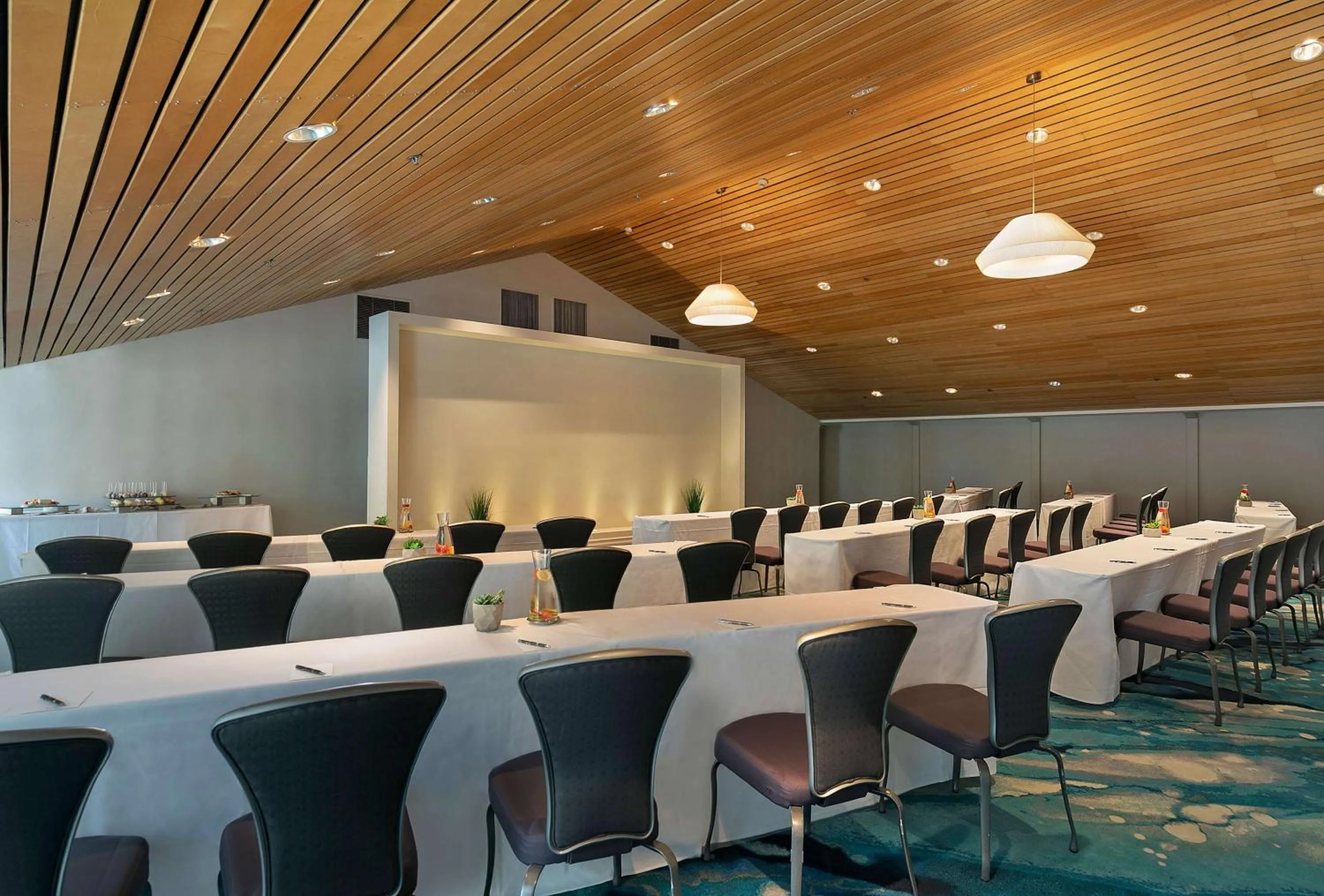 Meeting/conference room in The Belamar Hotel Manhattan Beach, Tapestry by Hilton