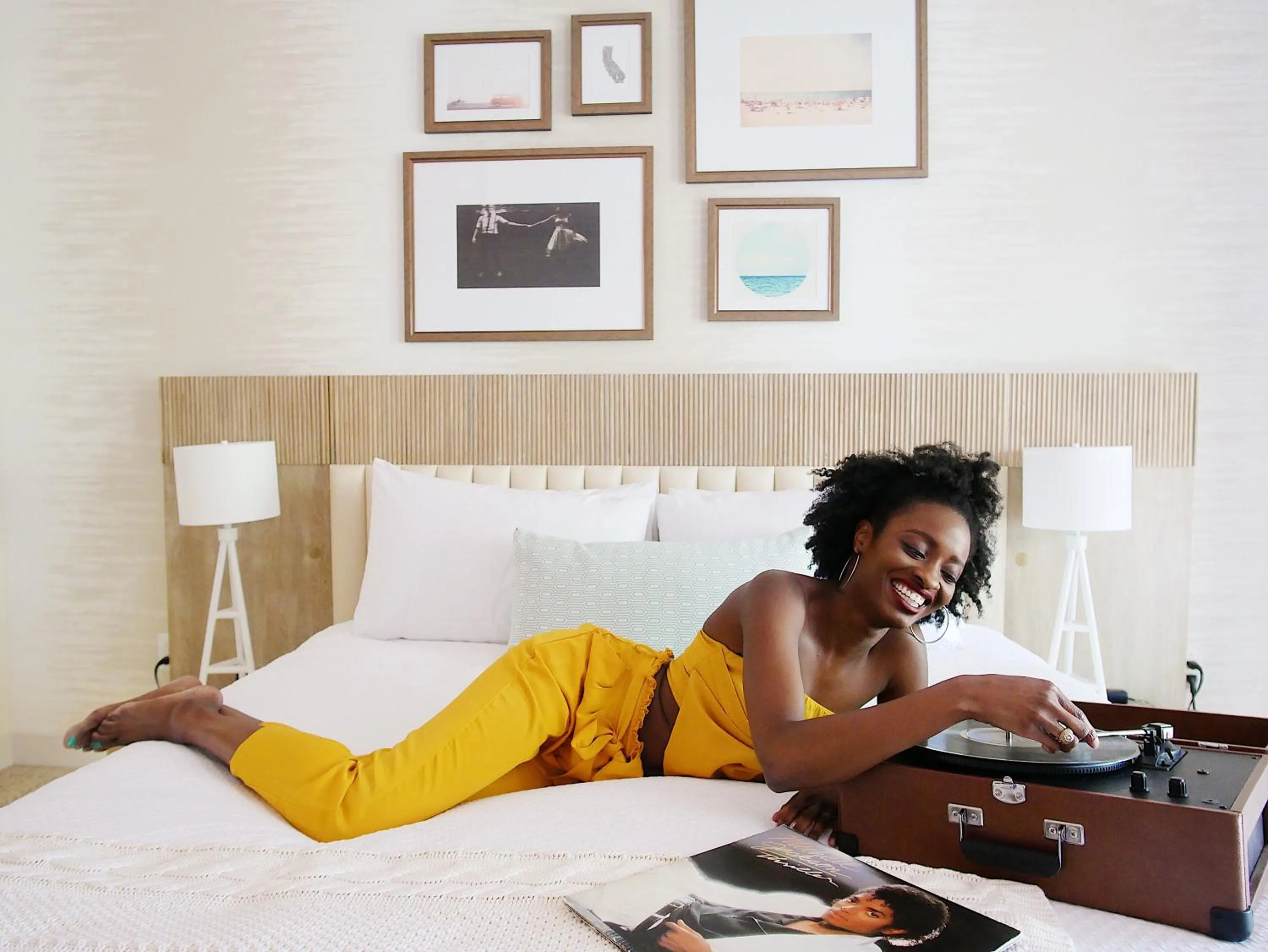 Bedroom, Bed in The Belamar Hotel Manhattan Beach, Tapestry by Hilton