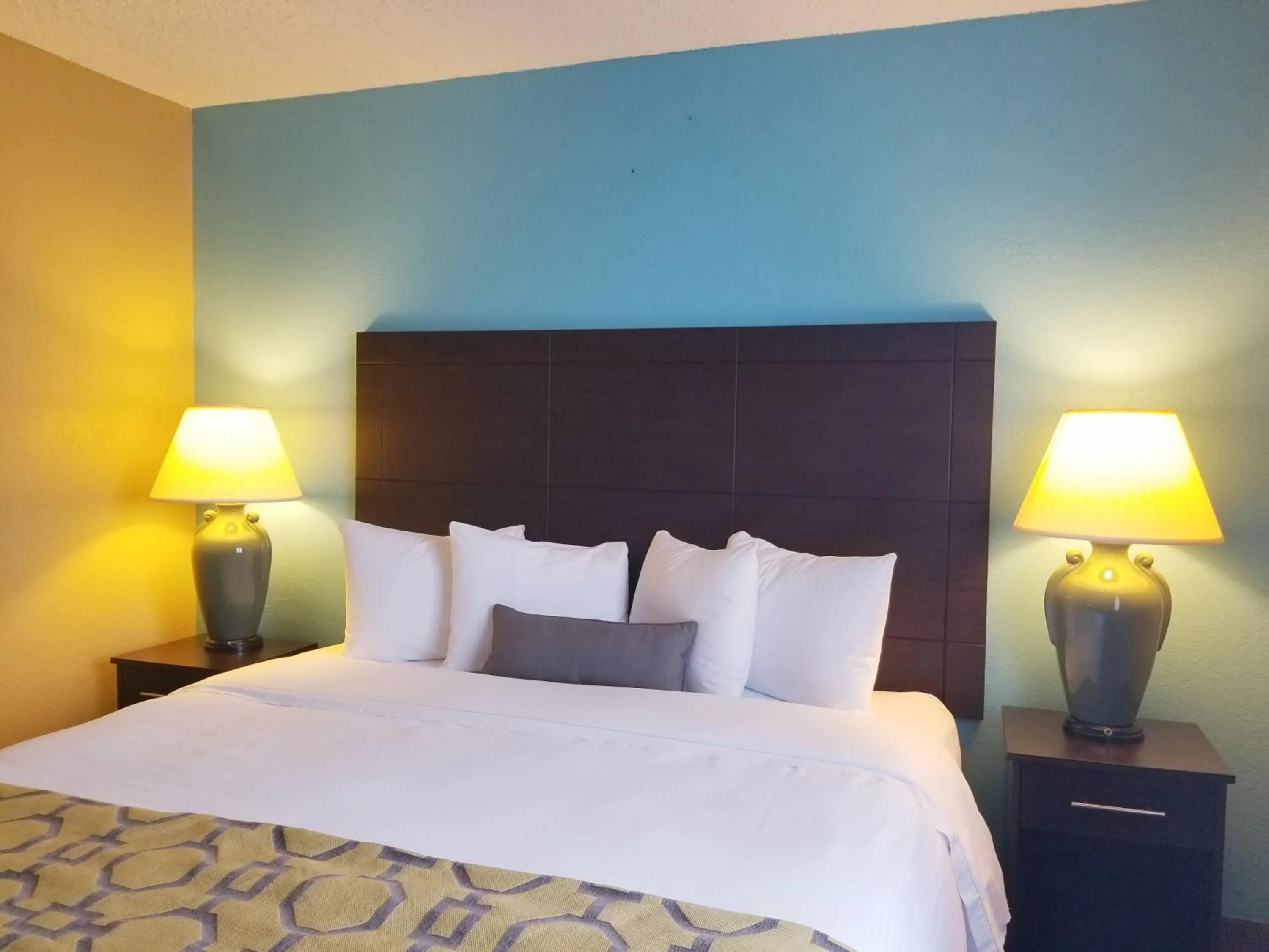 Bed in Baymont Inn & Suites by Wyndham Huber Heights Dayton Northeast