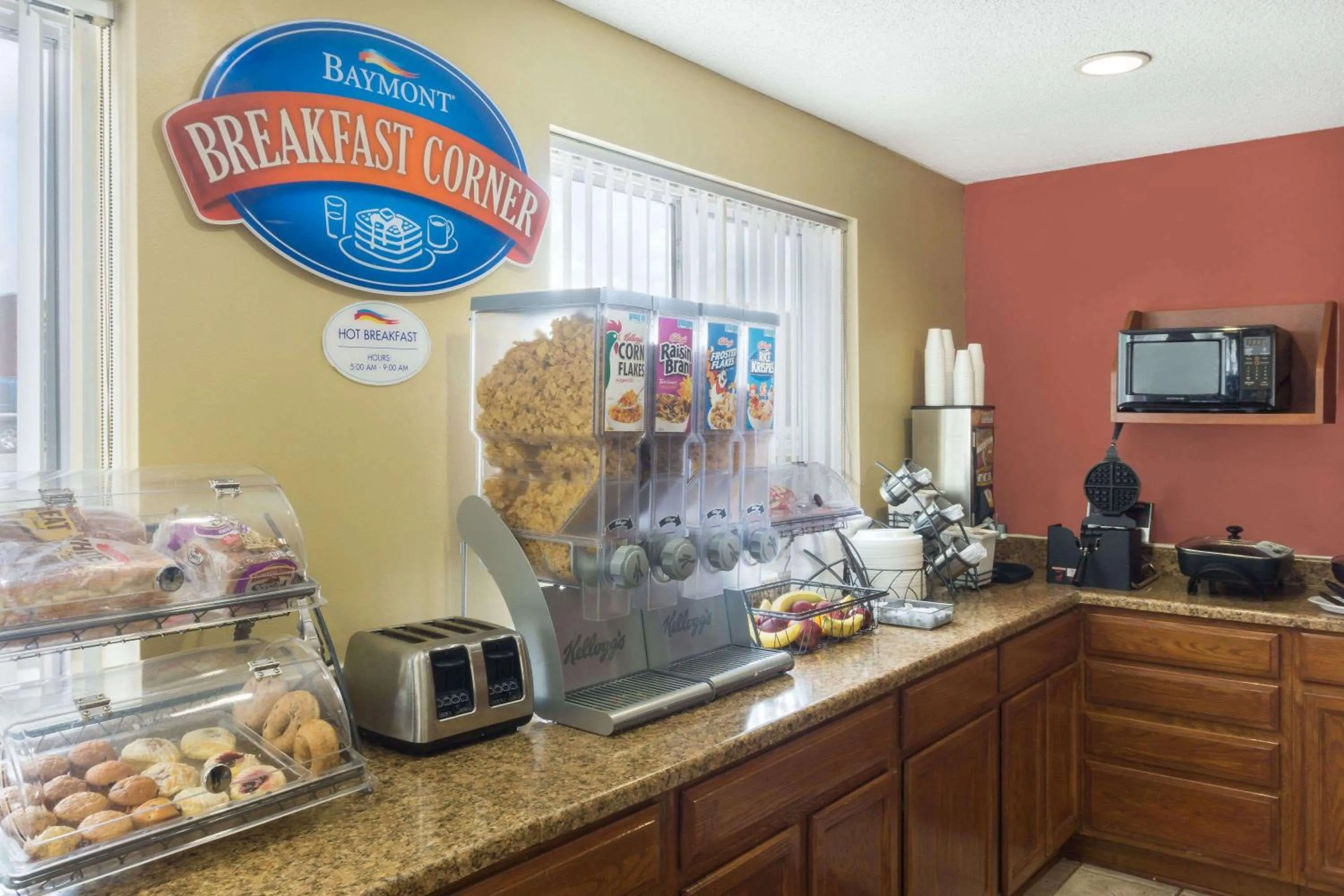 Restaurant/places to eat in Baymont Inn & Suites by Wyndham Huber Heights Dayton Northeast