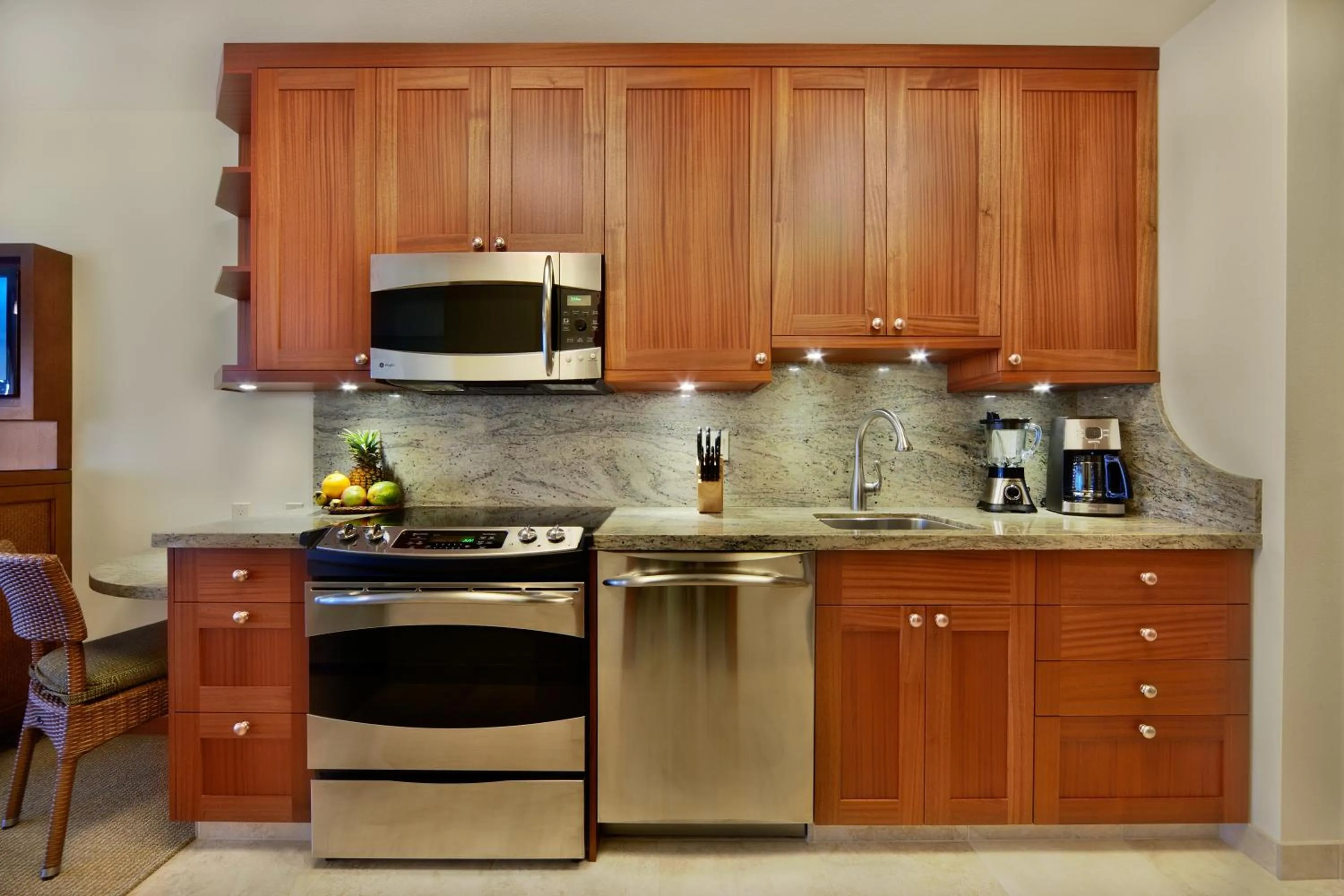 Kitchen or kitchenette in Napili Kai Beach Resort