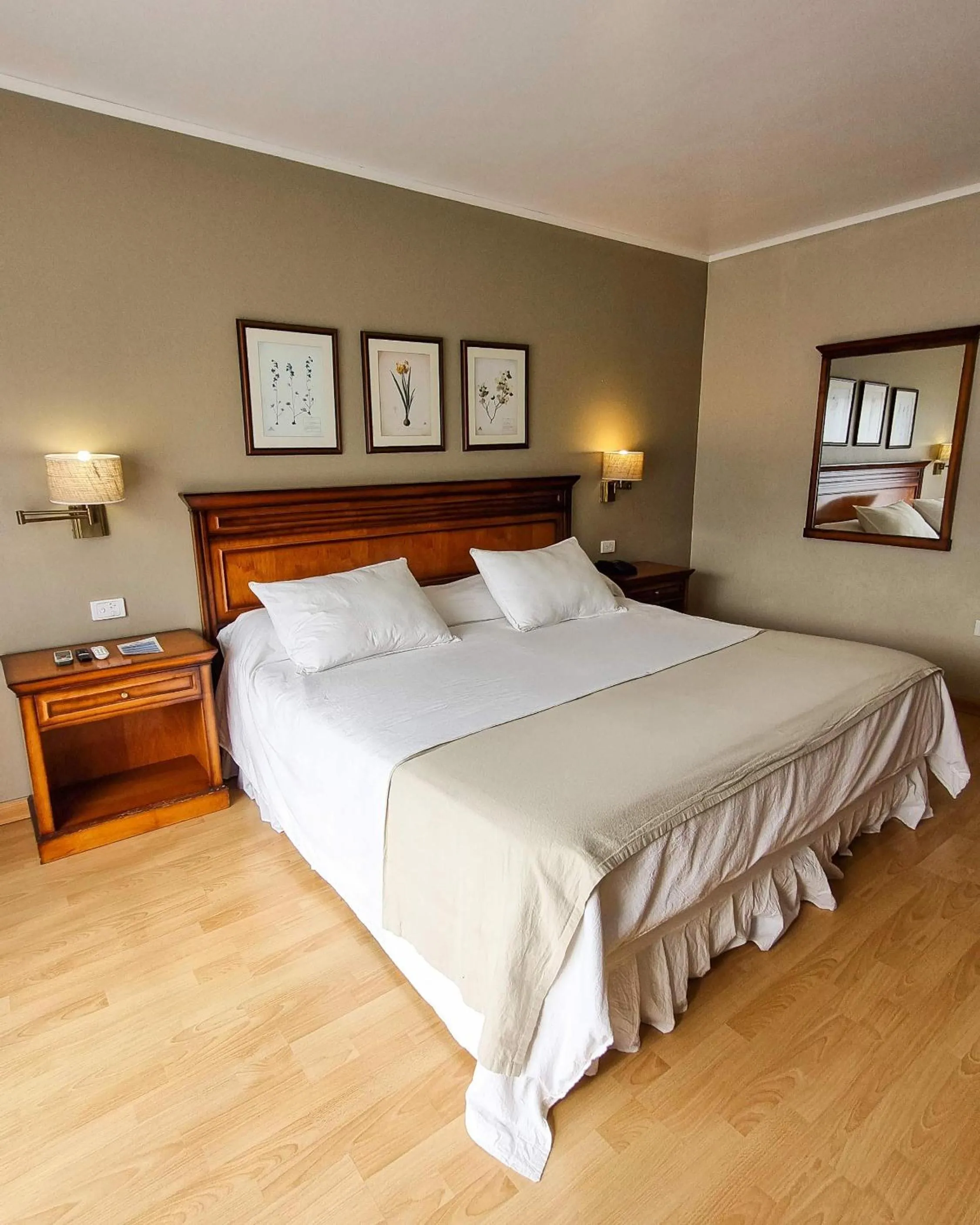 Bed in Howard Johnson Hotel & Spa Villa General Belgrano