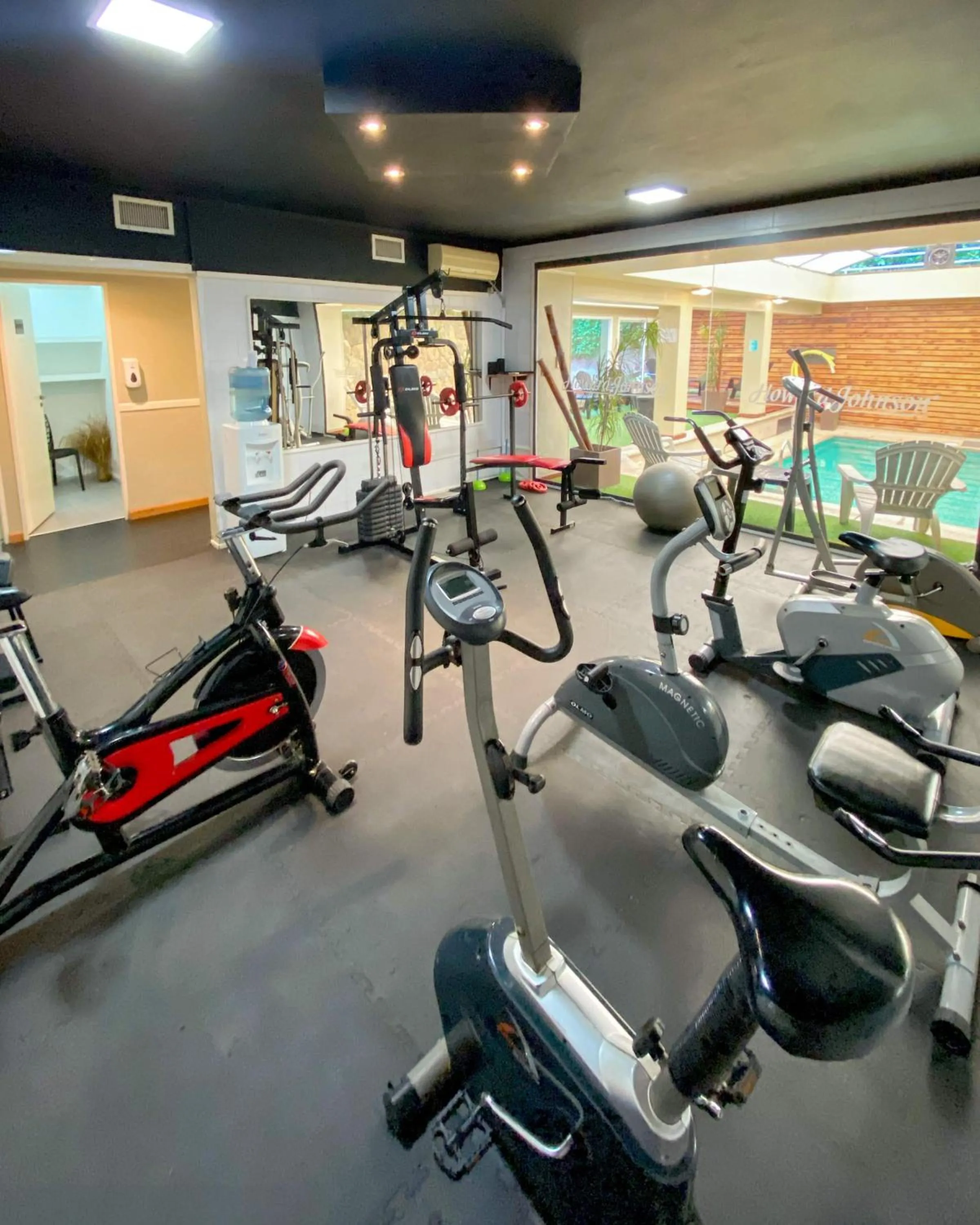 Fitness centre/facilities in Howard Johnson Hotel & Spa Villa General Belgrano