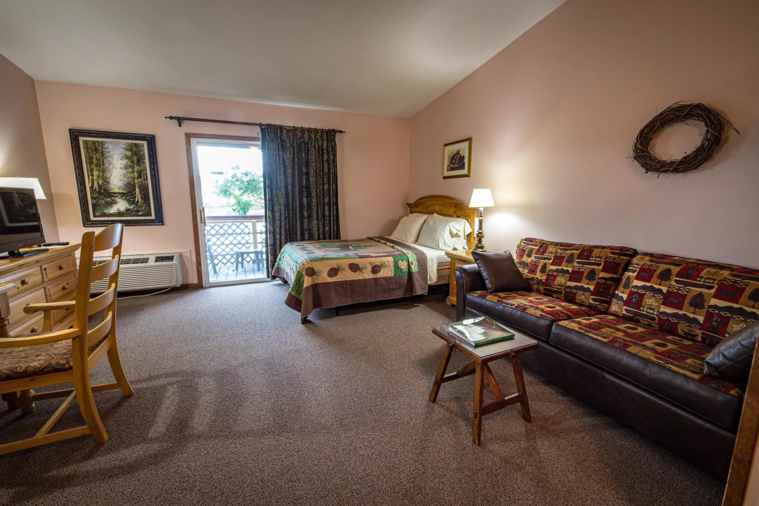 Photo of the whole room, Bed in Riverside Motel