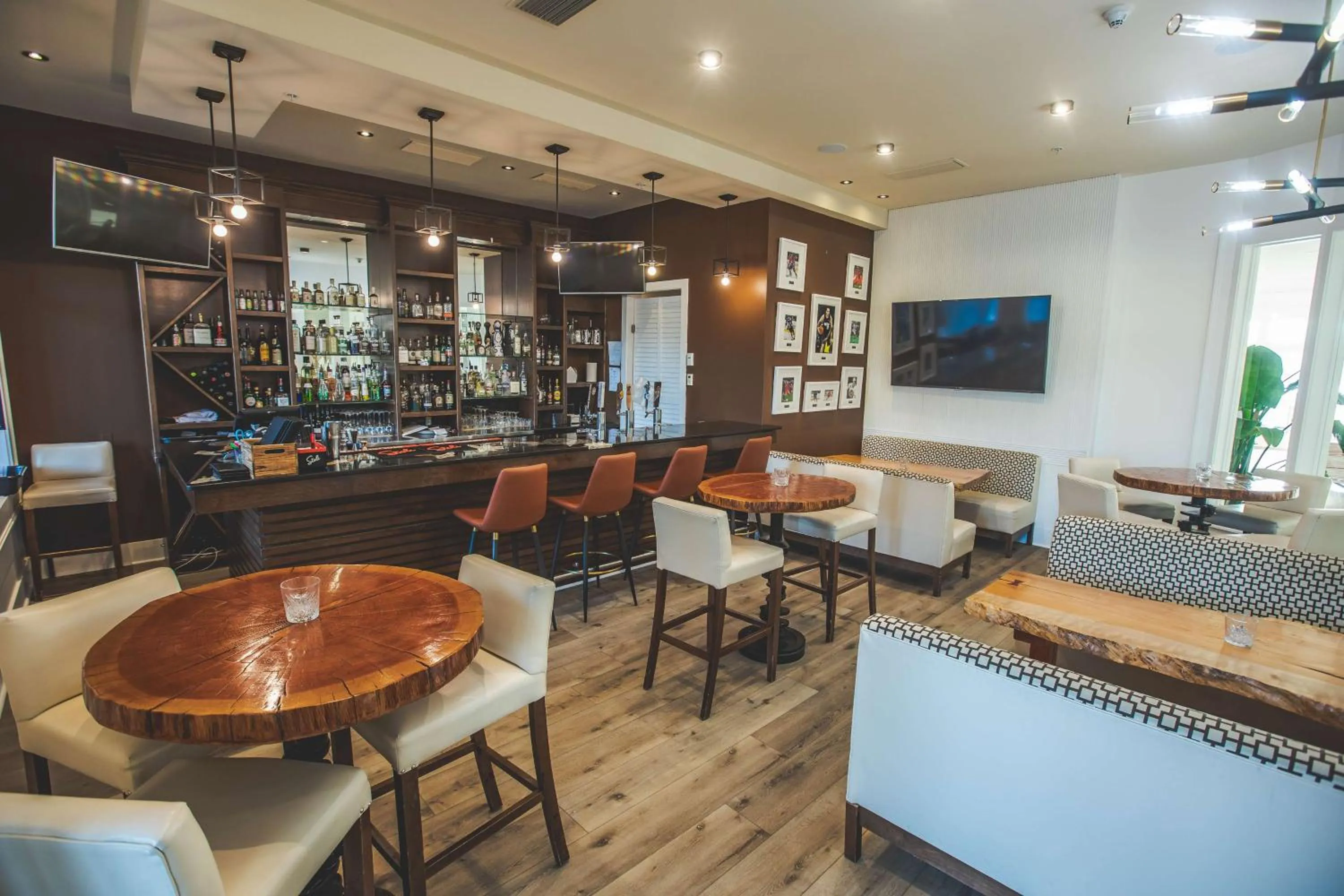 Lounge or bar in Prestige Oceanfront Resort, WorldHotels Luxury