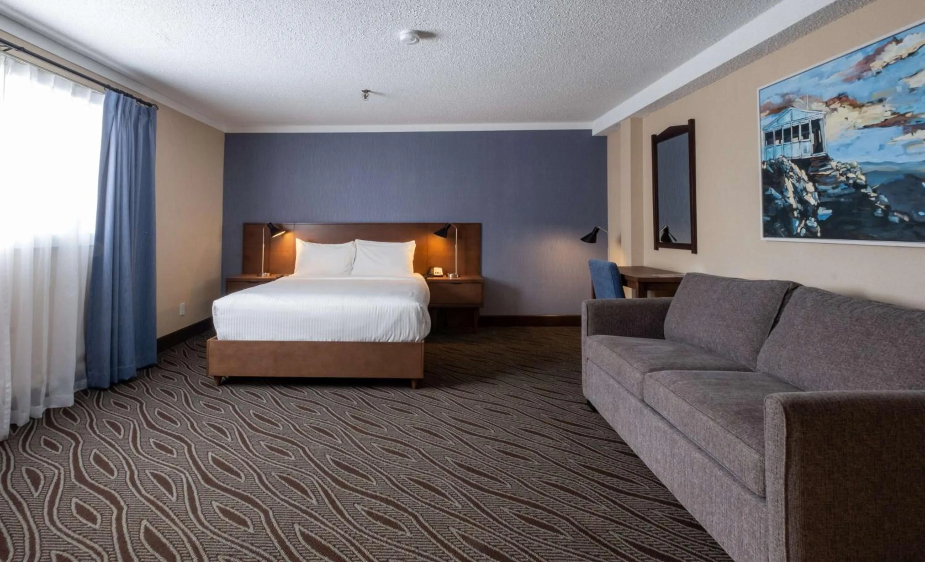 Bedroom, Bed in Prestige Mountain Resort Rossland