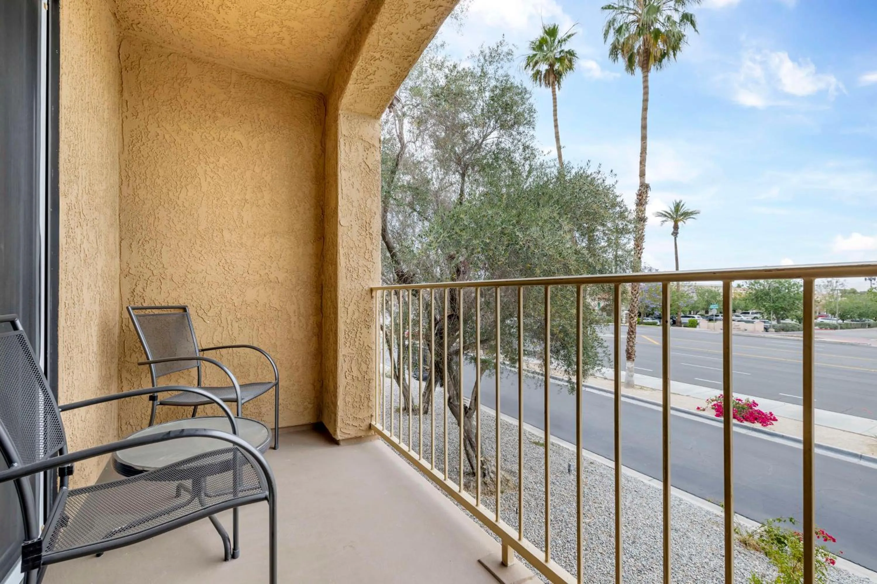 Bedroom in Best Western Plus Palm Desert Resort