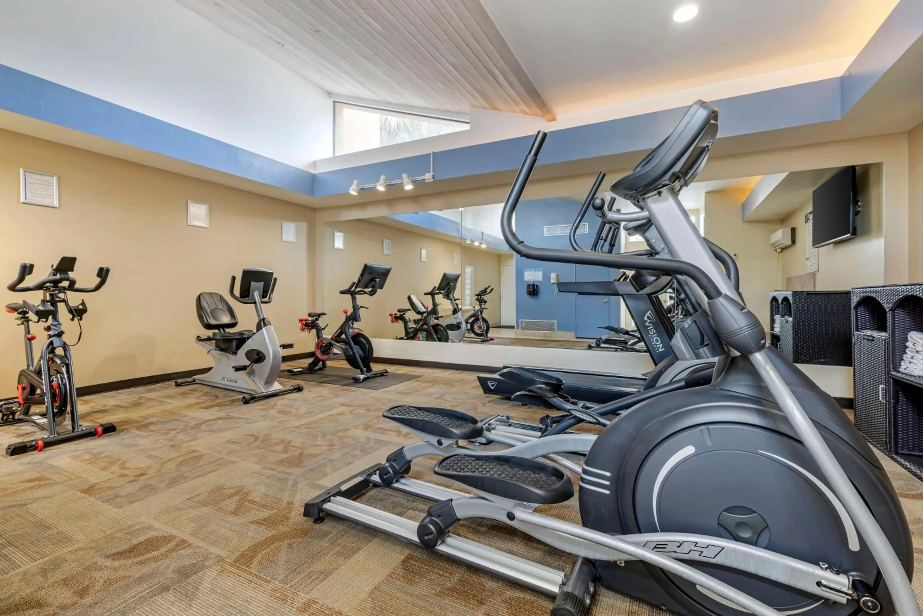 Fitness centre/facilities in Best Western Plus Palm Desert Resort