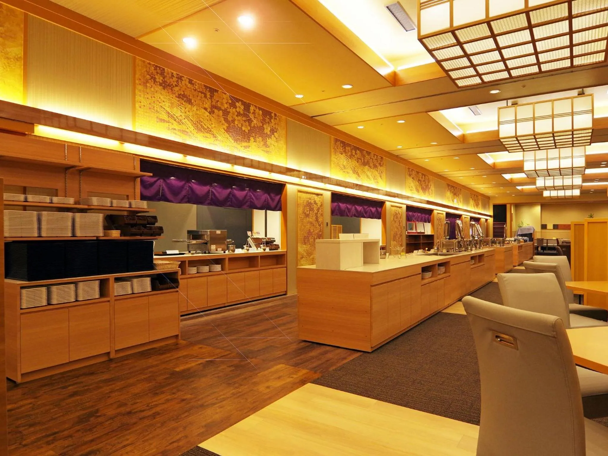 Restaurant/places to eat in Hotel Ravie Kawaryo
