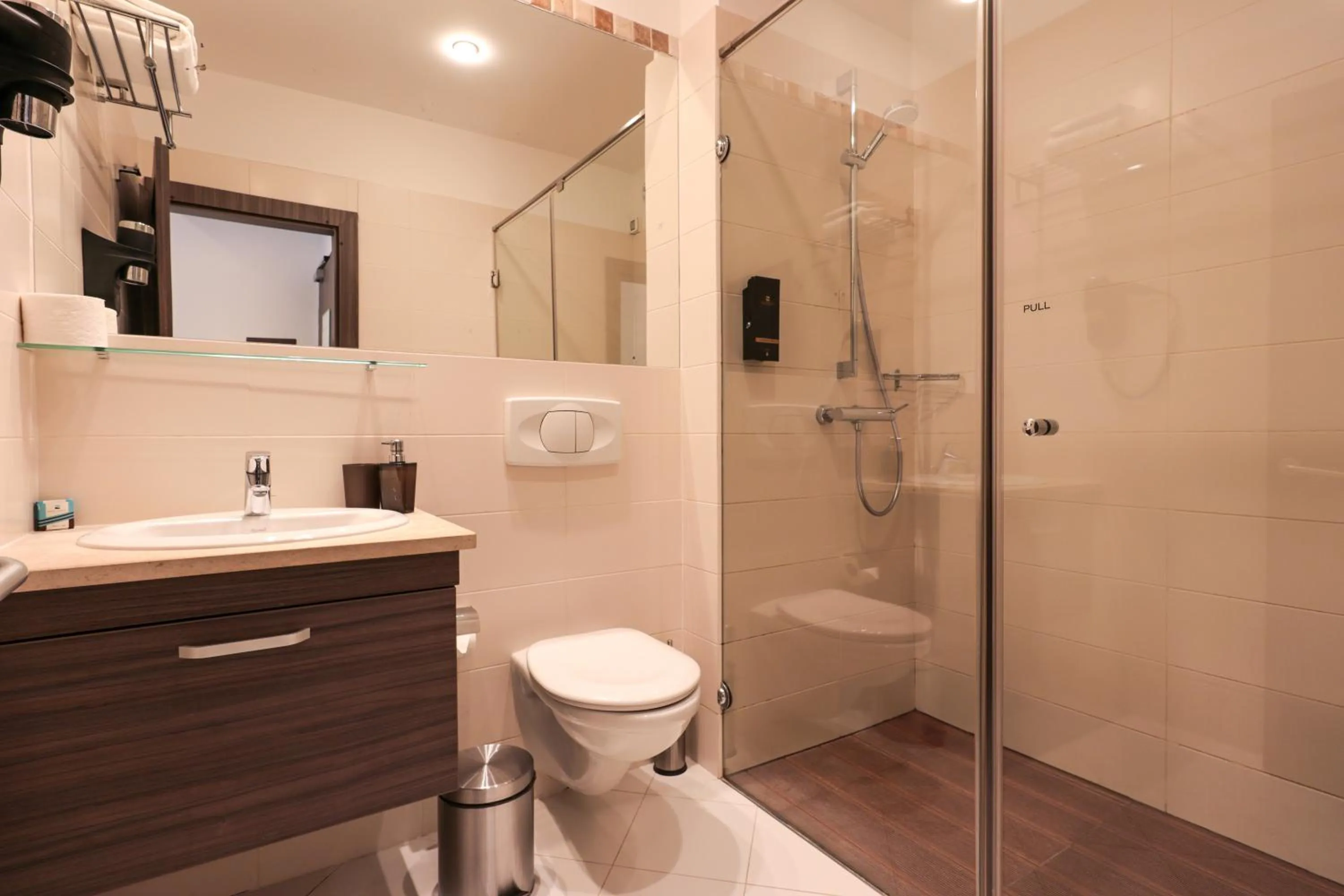 Shower in Hotel Nartel