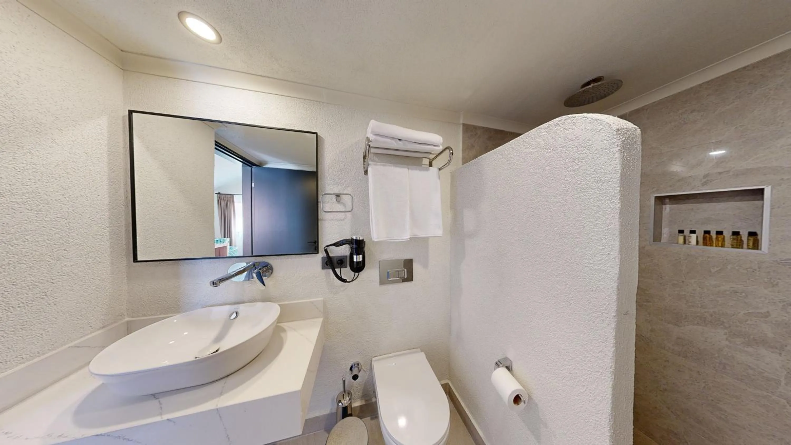 Bathroom in Unsal Hotel