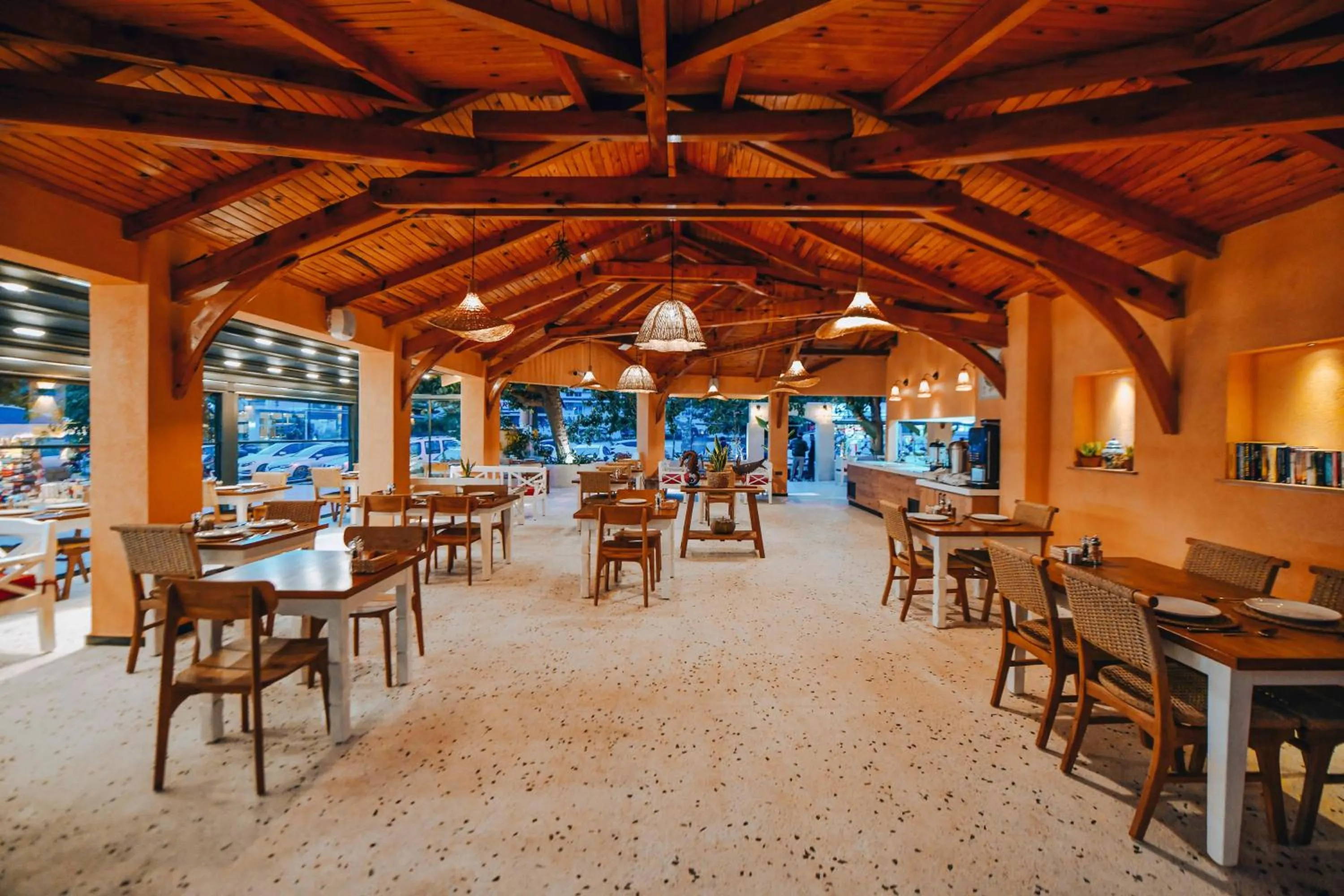 Restaurant/places to eat in Unsal Hotel