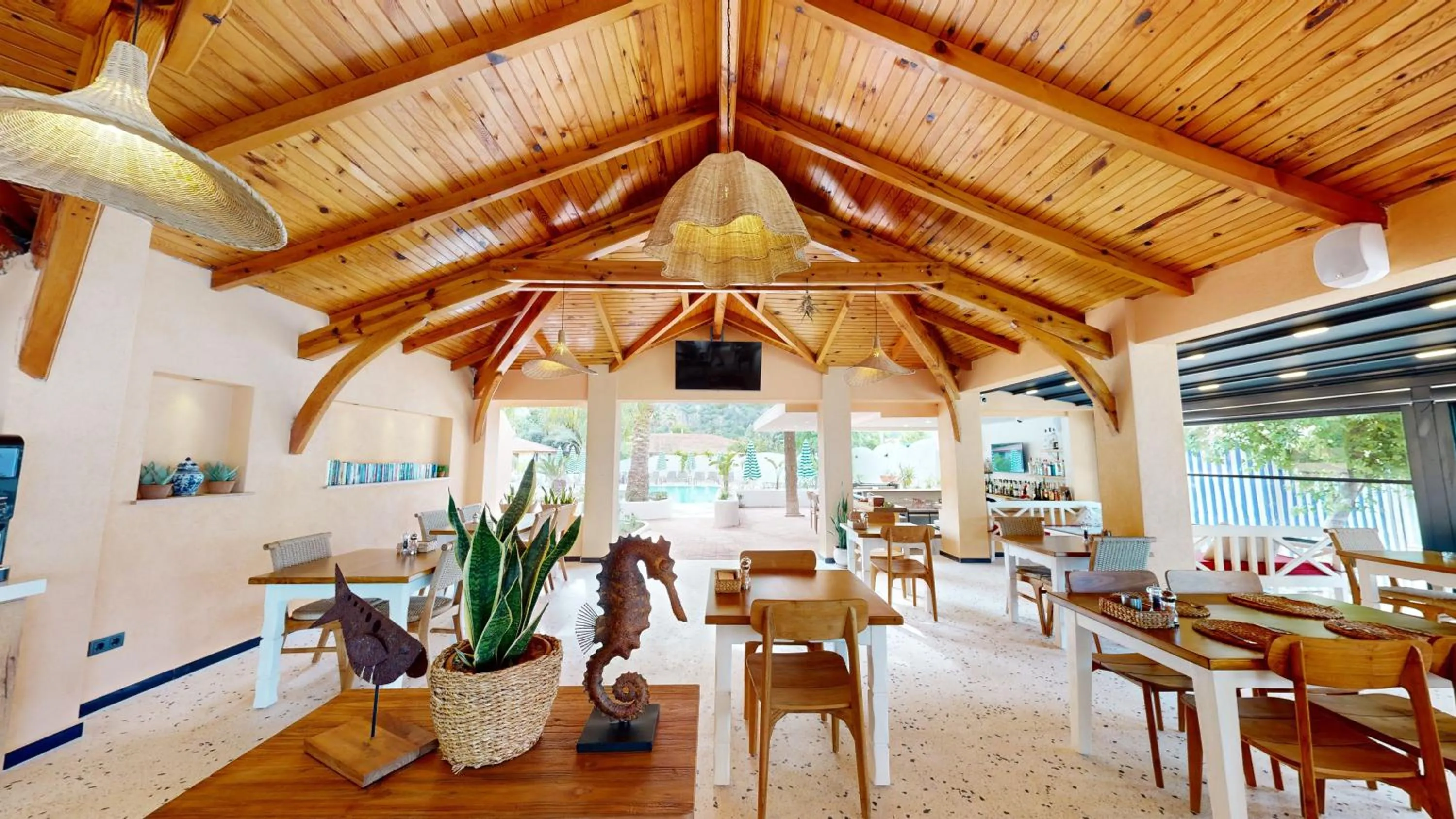 Restaurant/places to eat in Unsal Hotel