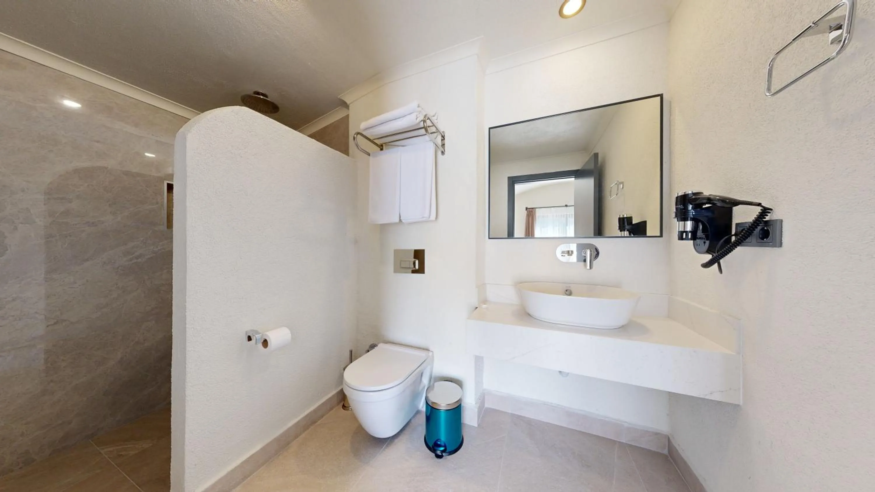 Bathroom in Unsal Hotel