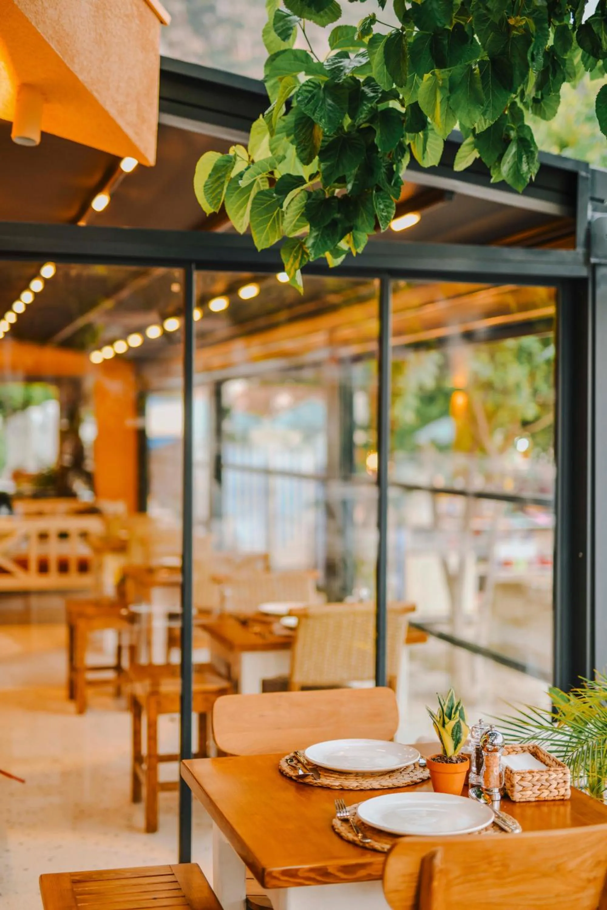 Restaurant/places to eat in Unsal Hotel