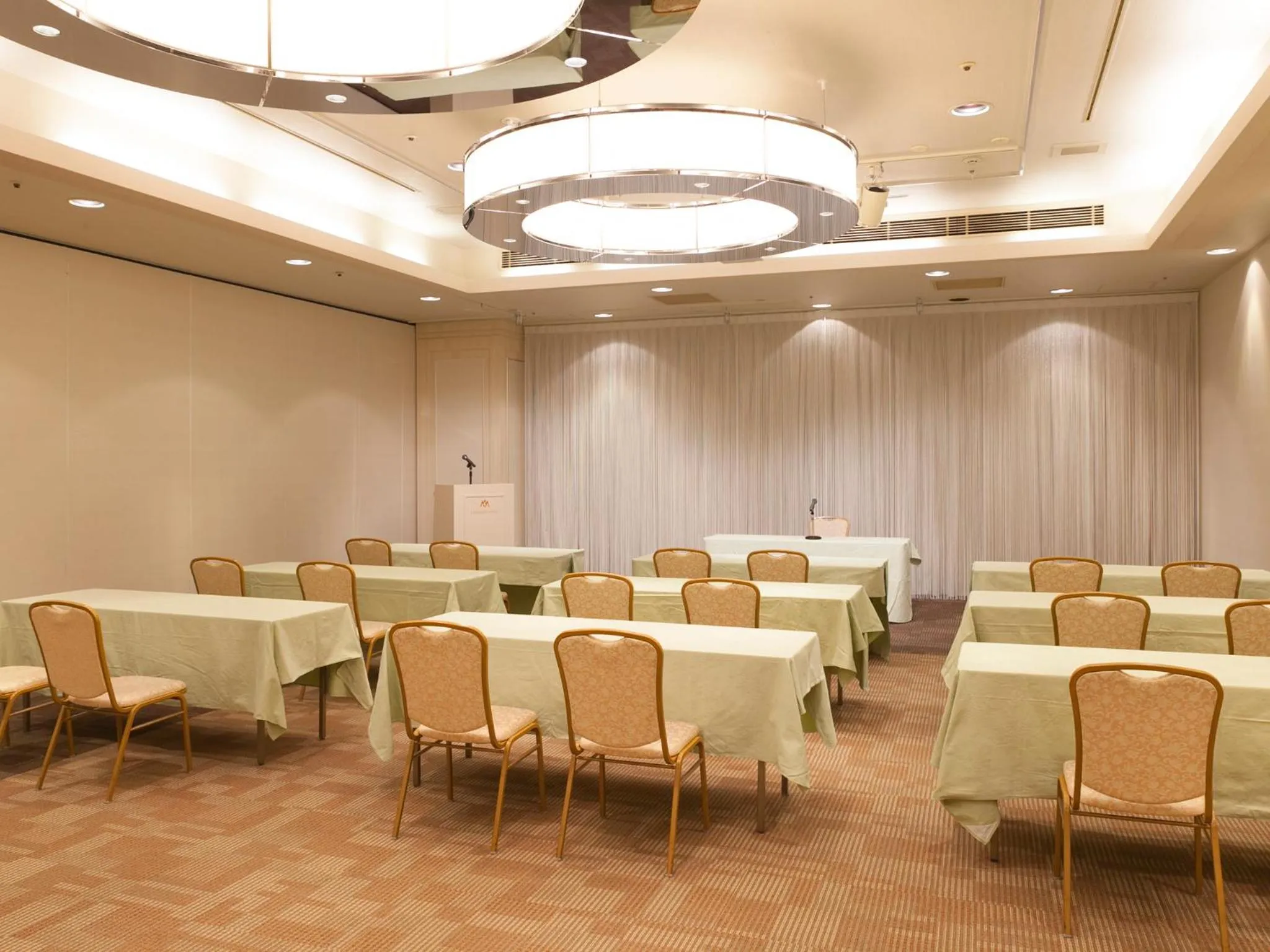 Banquet/Function facilities in Chofu Creston Hotel
