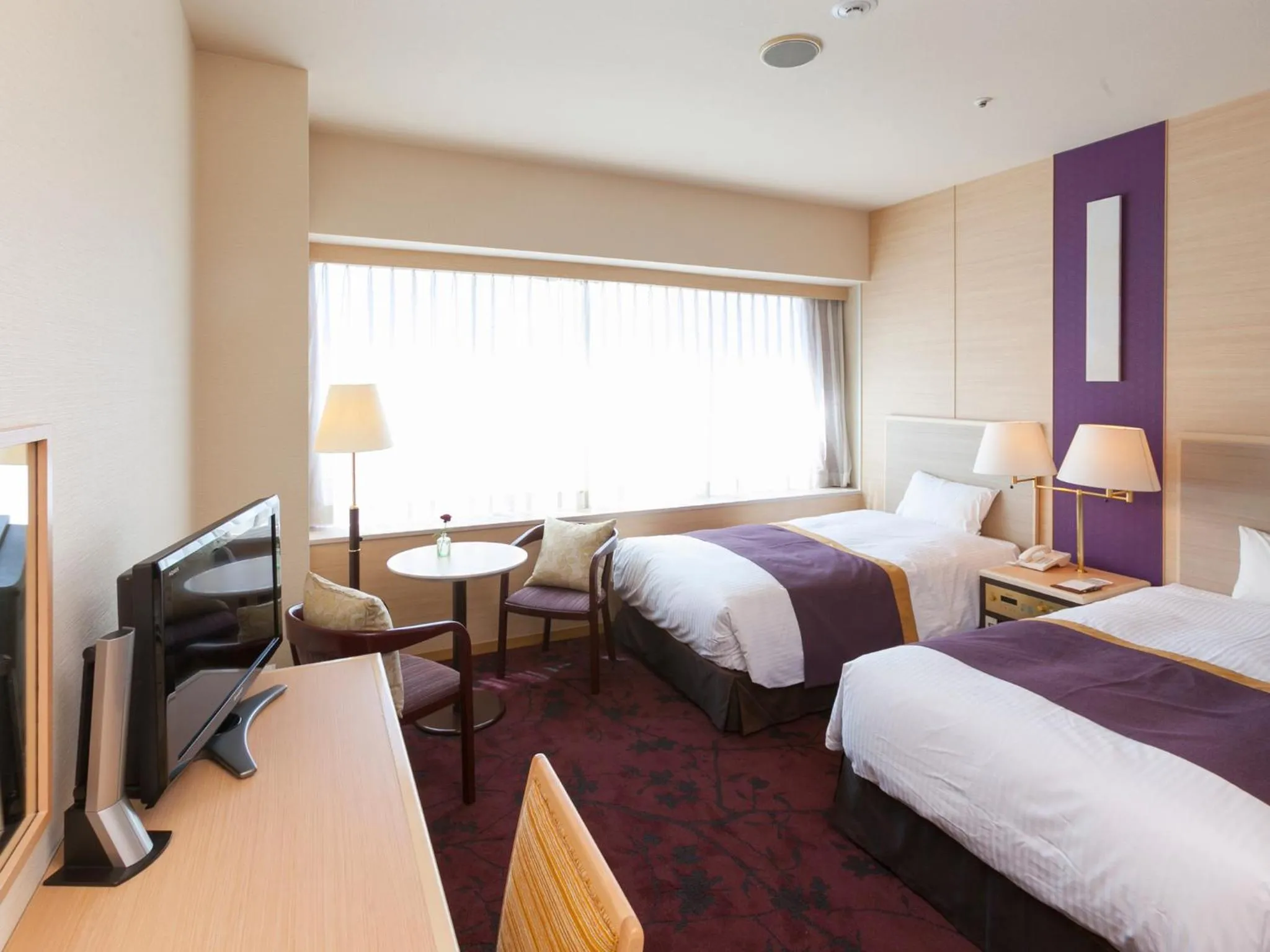 Bed in Chofu Creston Hotel