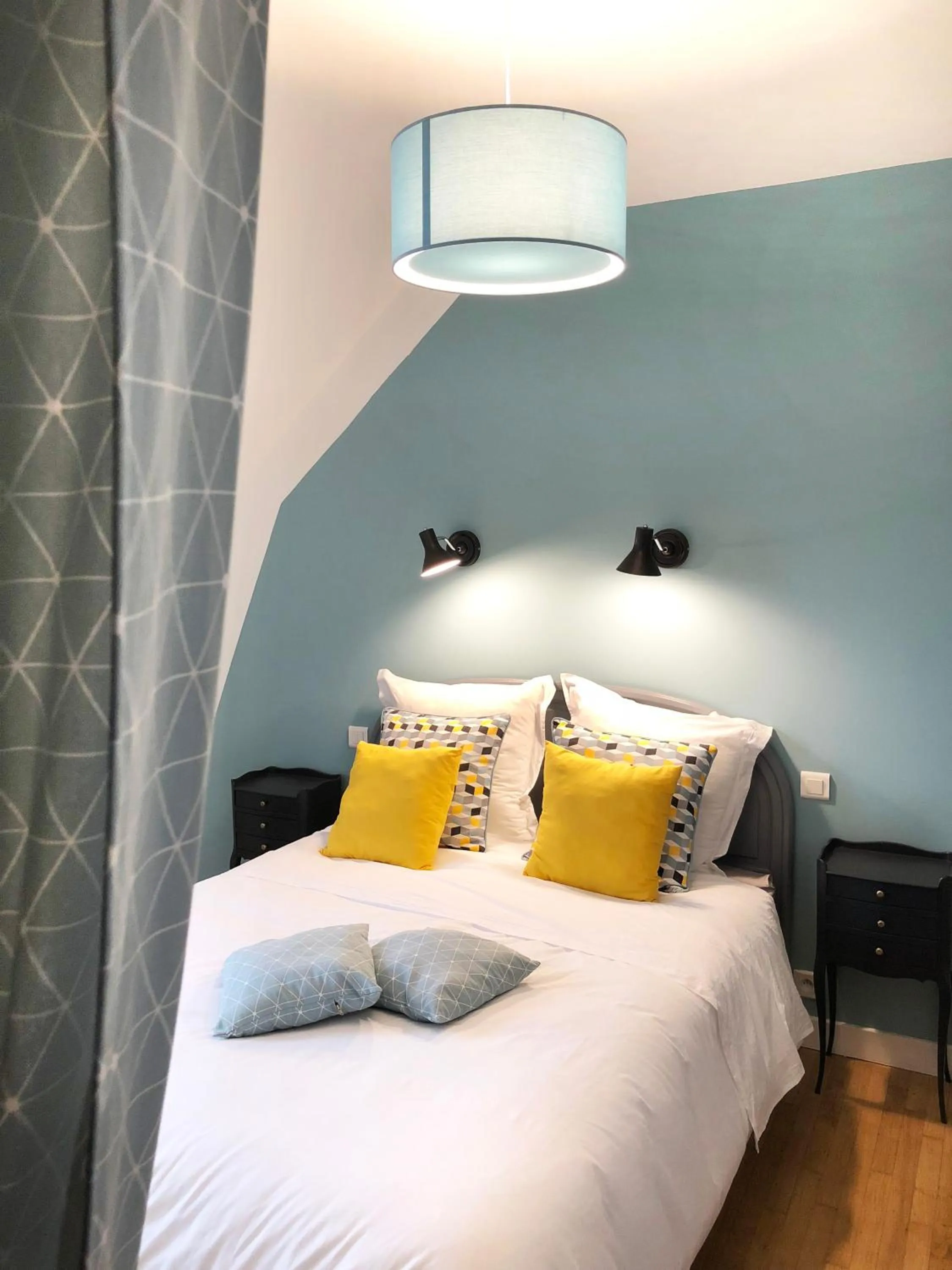 Bed in Il était une fois à l'Ouest "Lamballe-Armor"