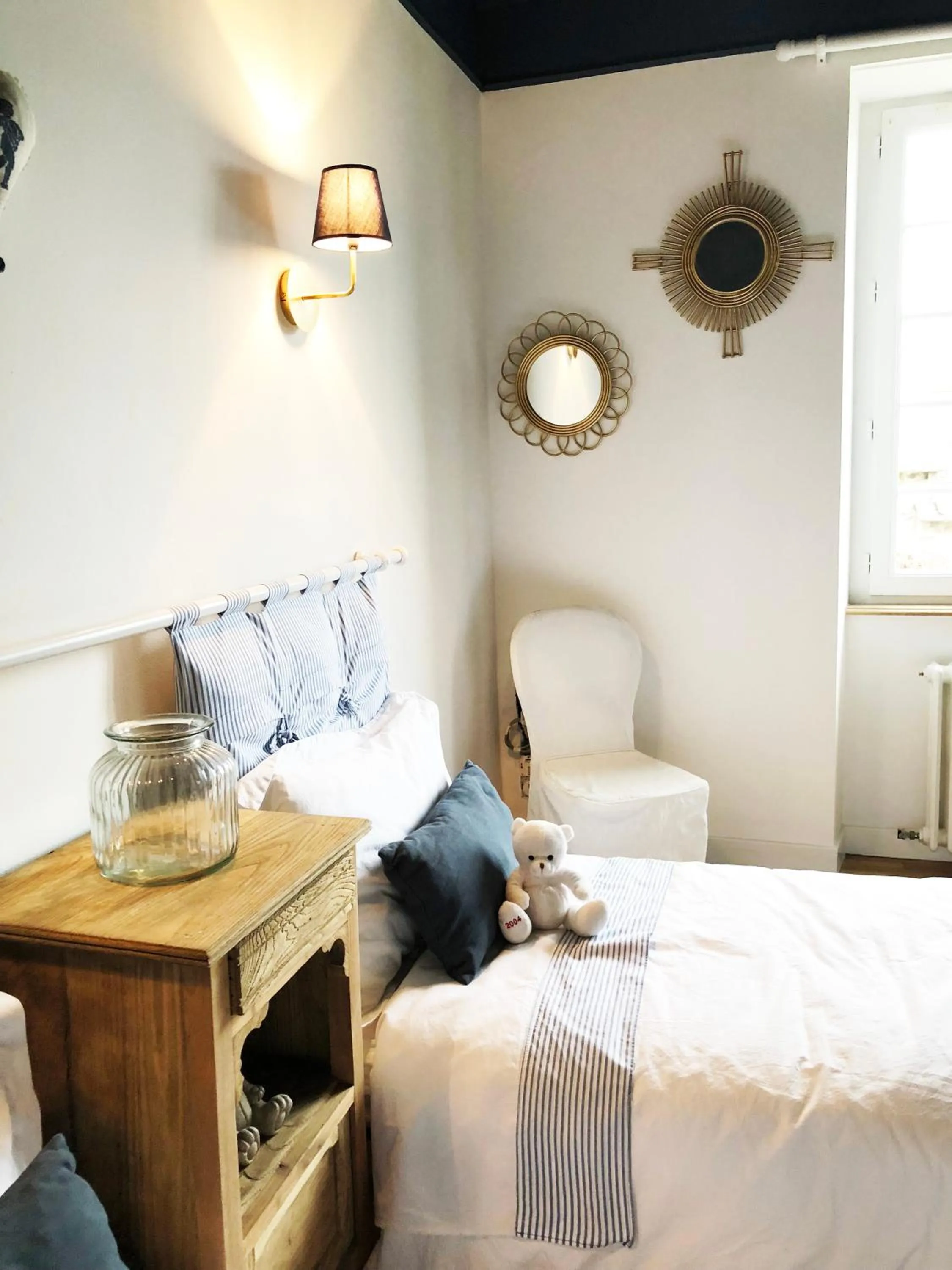 Bed in Il était une fois à l'Ouest "Lamballe-Armor"