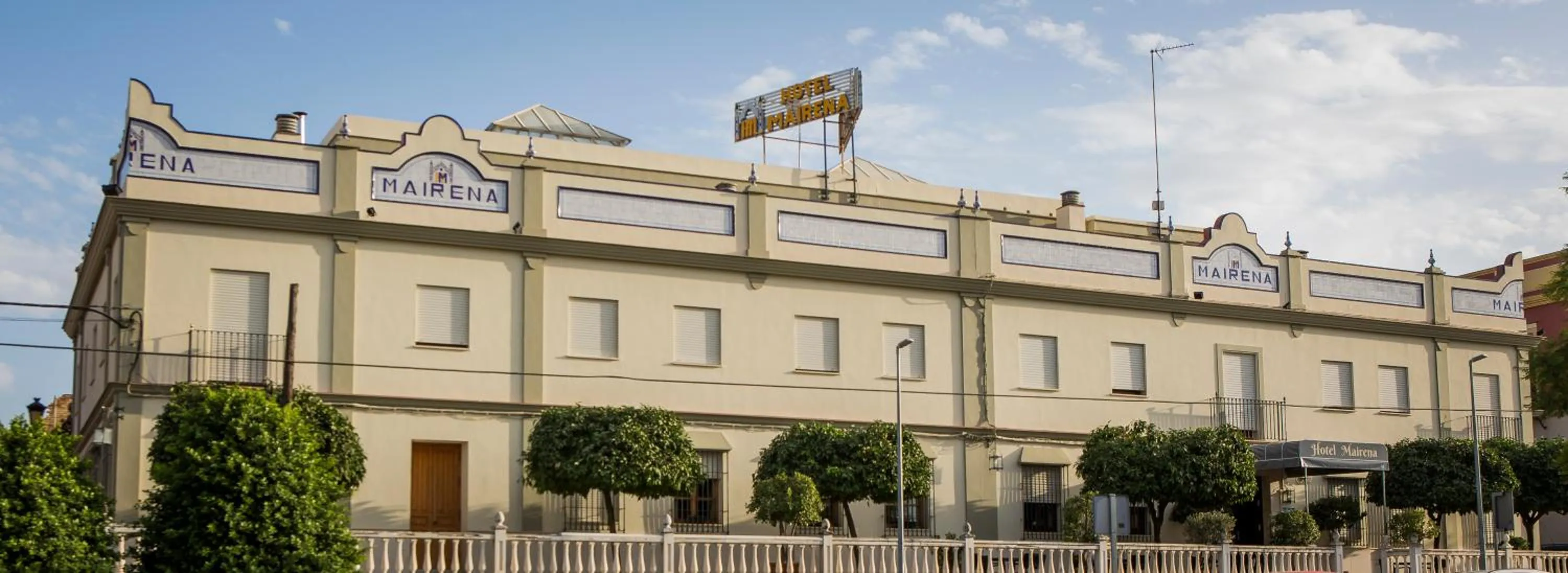 Facade/entrance in Hotel Mairena