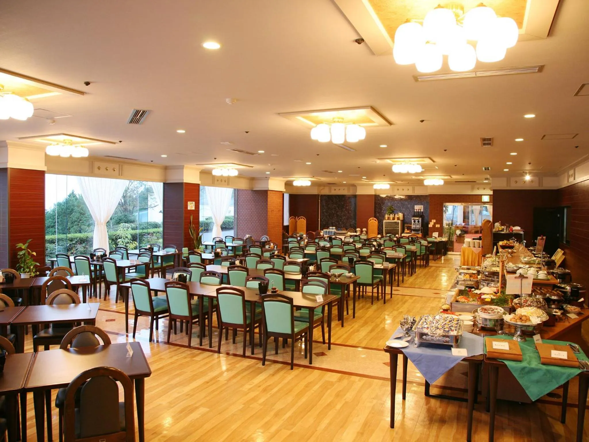 Restaurant/places to eat in Hotel Kirishima Castle