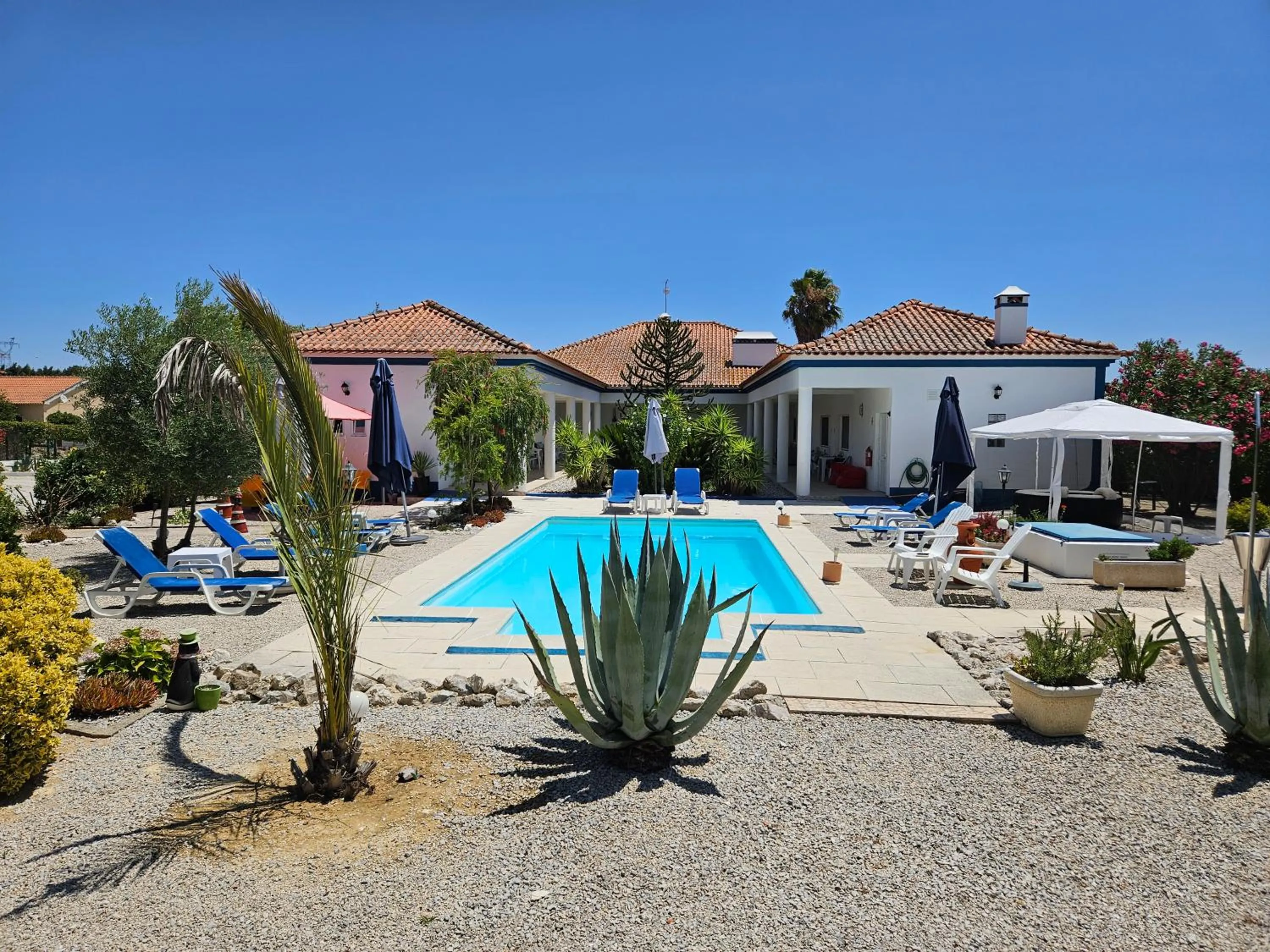 Swimming pool in Casa Zanzibar Hotel