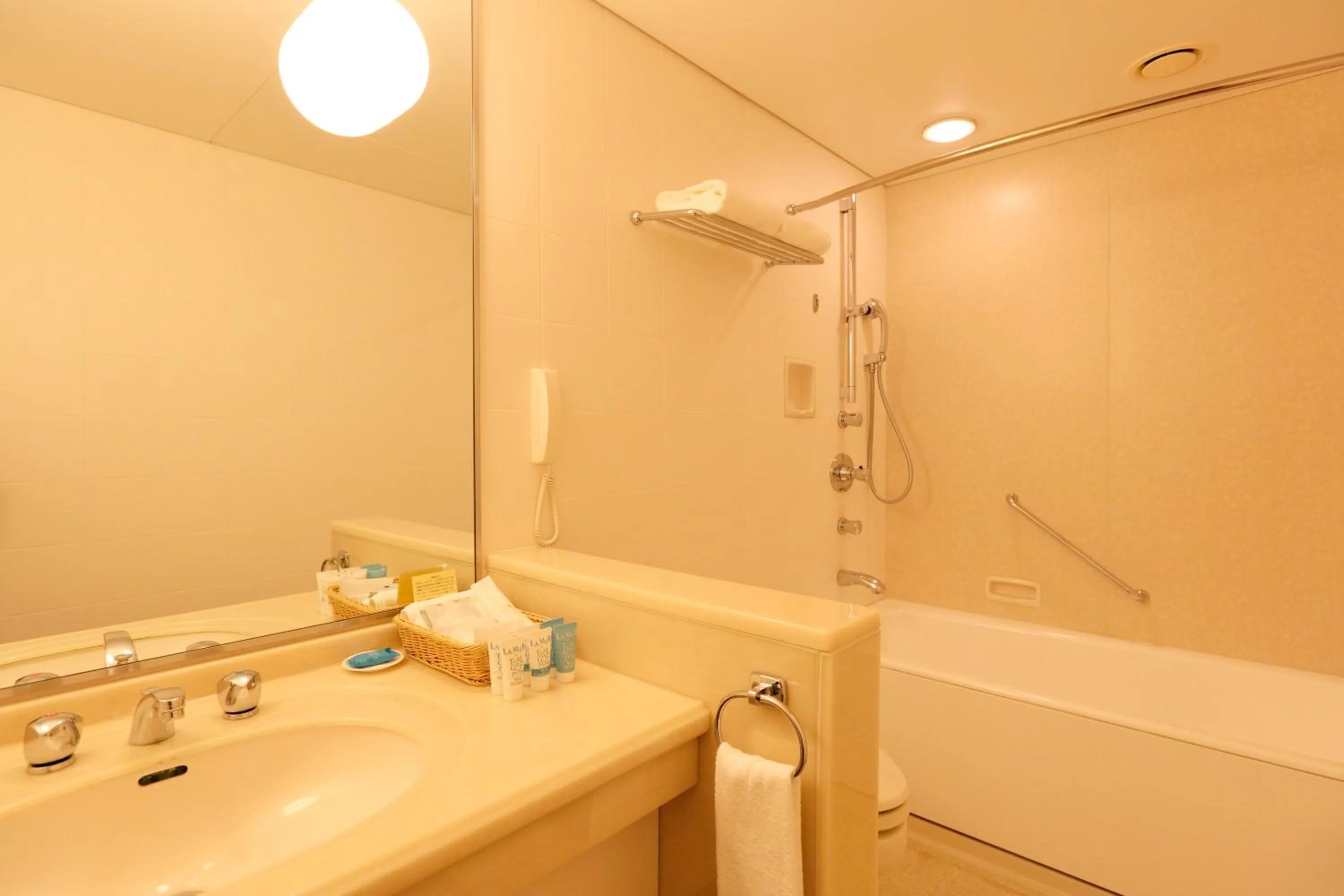 Photo of the whole room in Hotel Nikko Kanazawa