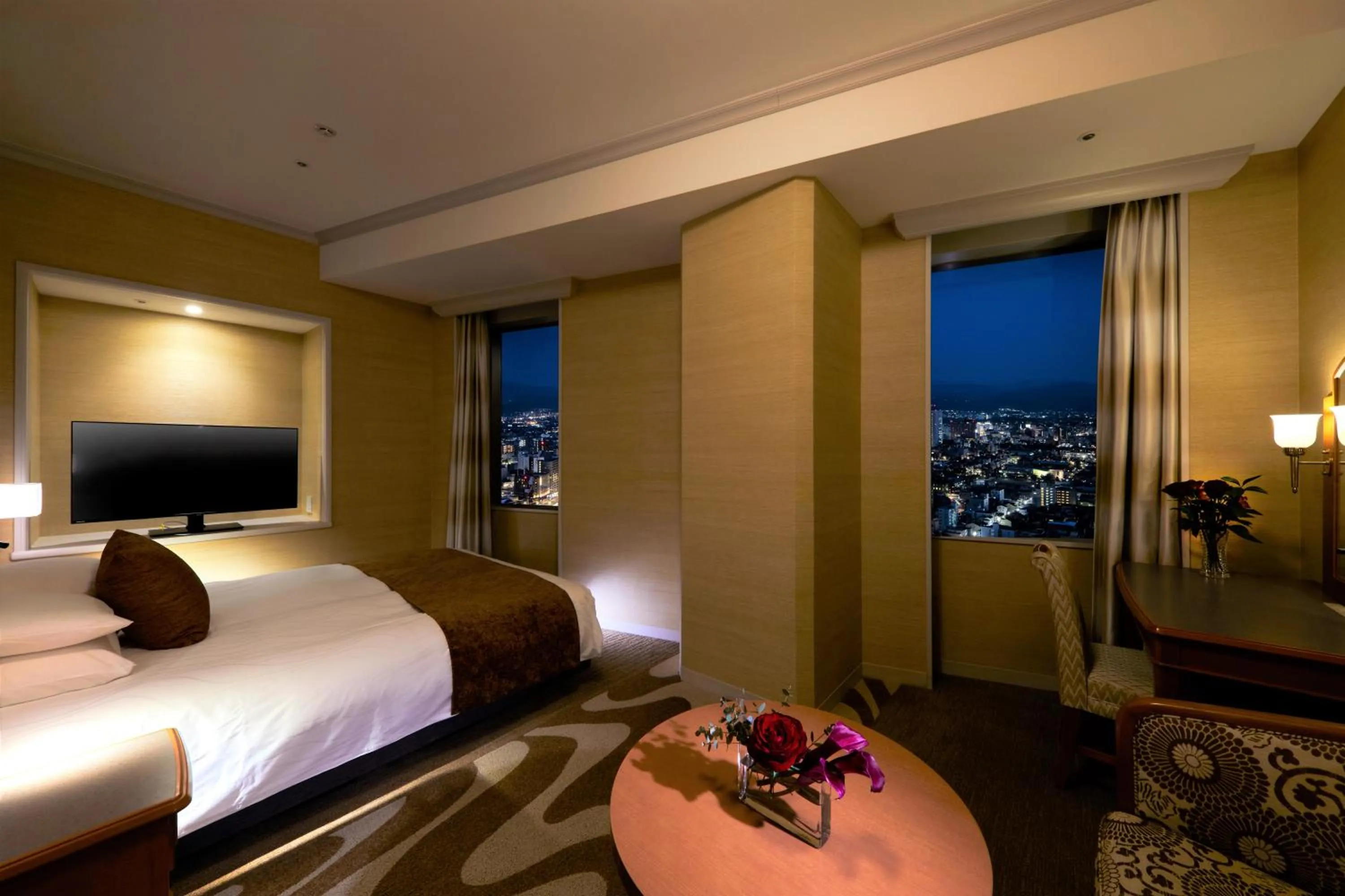 Photo of the whole room, Bed in Hotel Nikko Kanazawa