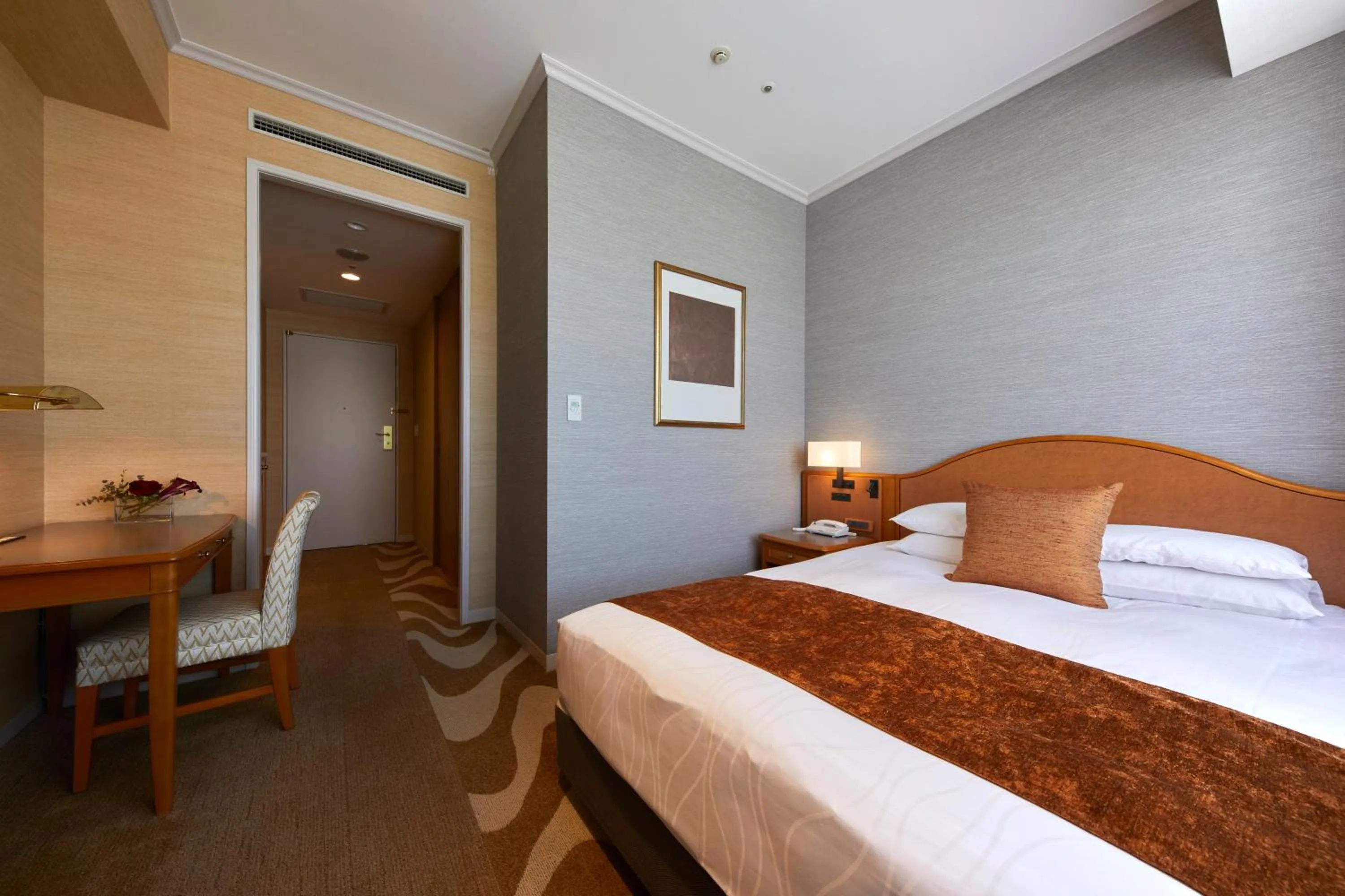 Photo of the whole room, Bed in Hotel Nikko Kanazawa